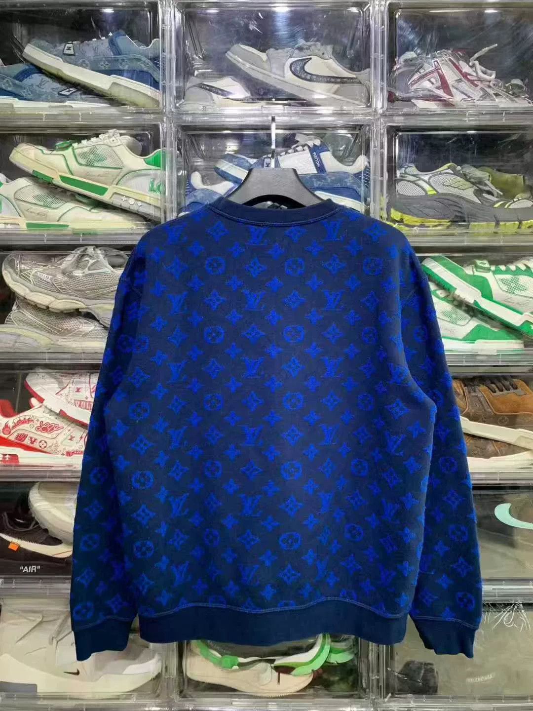 LVXWA blue logo sweatshirt by LV, size XL Size US XL / EU 56 / 4 - 2 Thumbnail