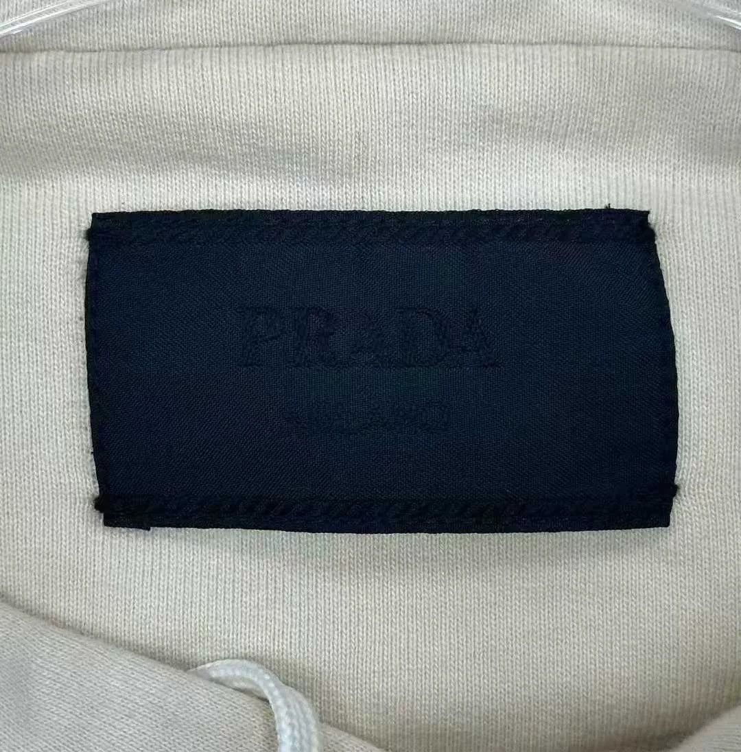 Prada prada cream triangle logo hoodie xs Size XS / US 0-2 / IT 36-38 - 3 Thumbnail