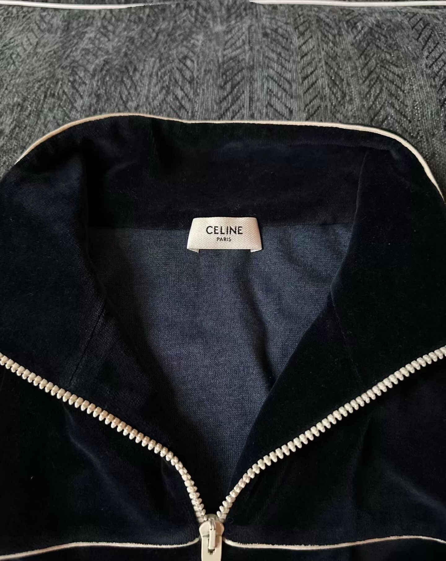 Celine celine blue velvet jacket in size XXL Size US XXL / EU 58 / 5 - 3 Thumbnail