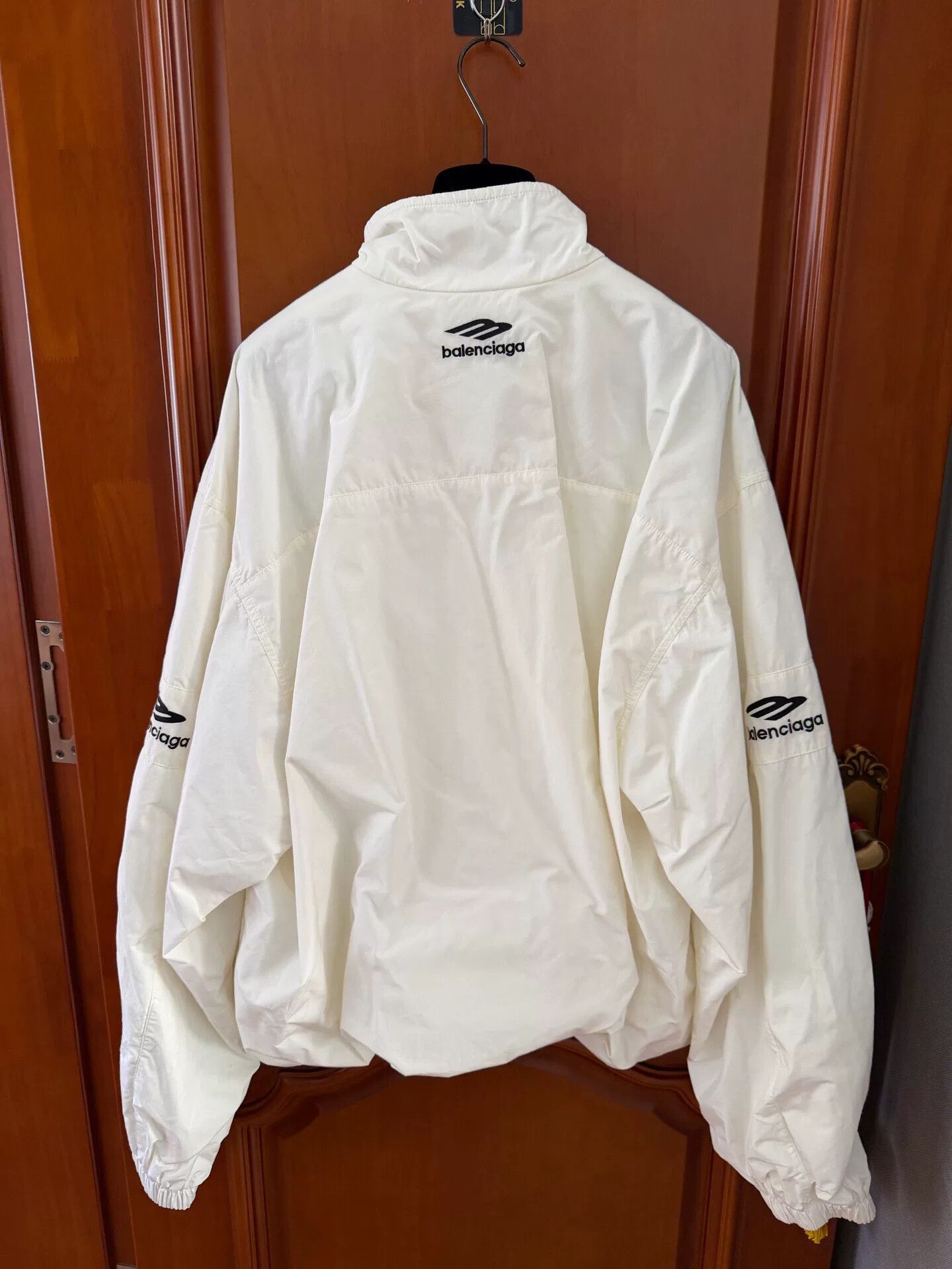 Balenciaga balenciaga white 3B embroidered zip jacket Size US XS / EU 42 / 0 - 2 Thumbnail