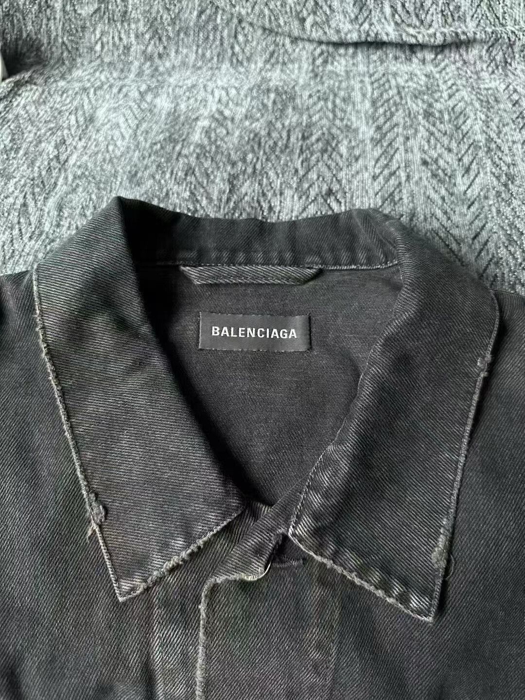 Balenciaga balenciaga black spray paint denim jacket Size US XS / EU 42 / 0 - 3 Thumbnail