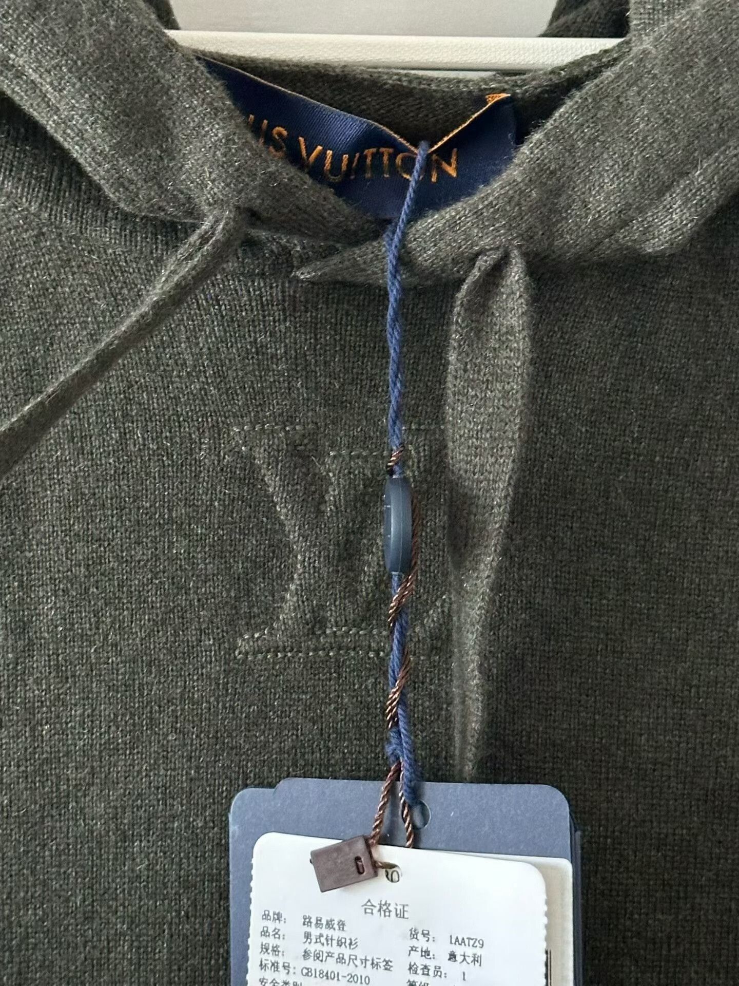 Louis Vuitton louis vuitton embossed logo cashmere hoodie Size US M / EU 48-50 / 2 - 5 Thumbnail