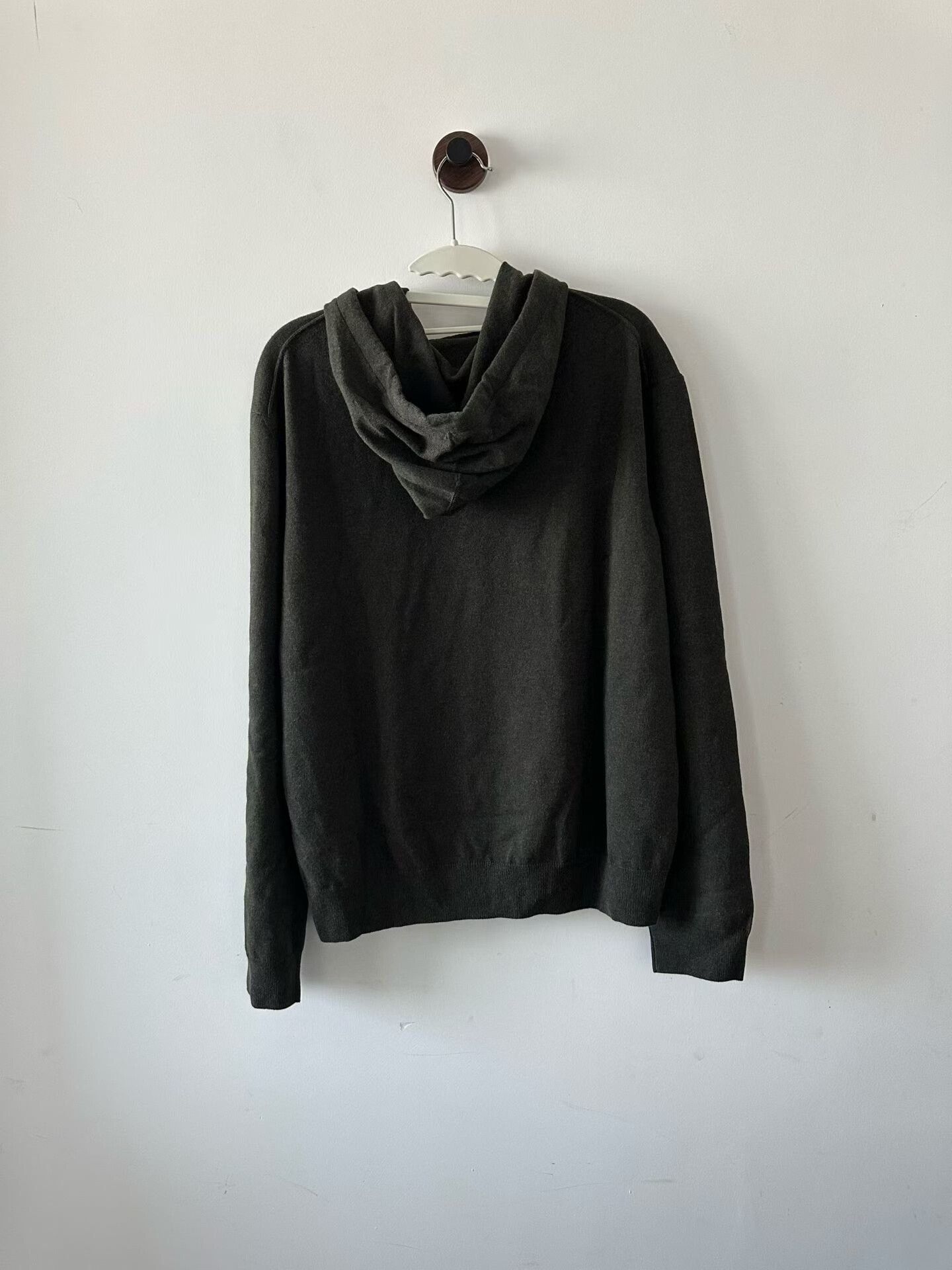 Louis Vuitton louis vuitton embossed logo cashmere hoodie Size US M / EU 48-50 / 2 - 2 Thumbnail