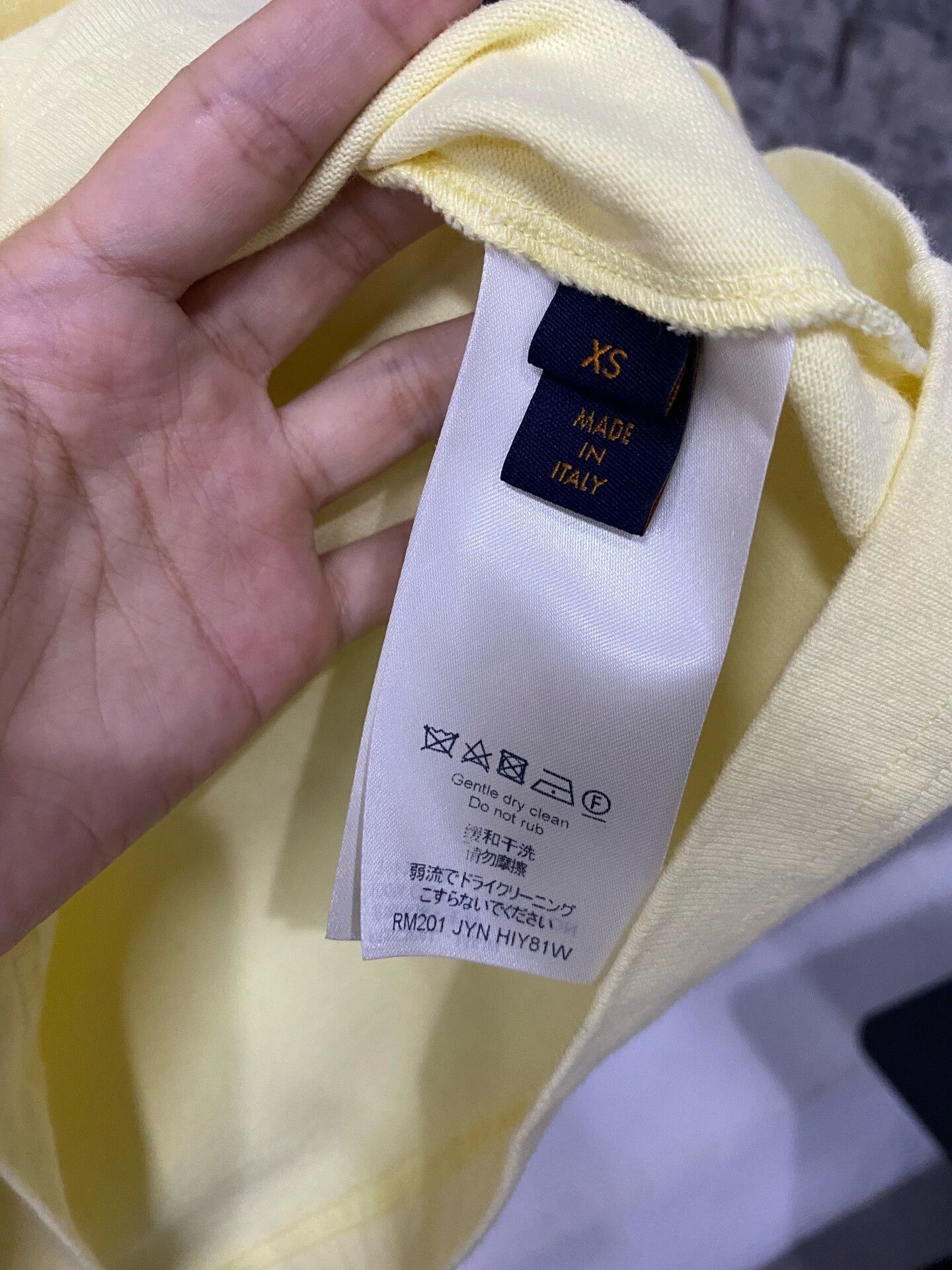 Louis Vuitton louis vuitton short sleeve yellow shirt Size US XS / EU 42 / 0 - 7 Thumbnail