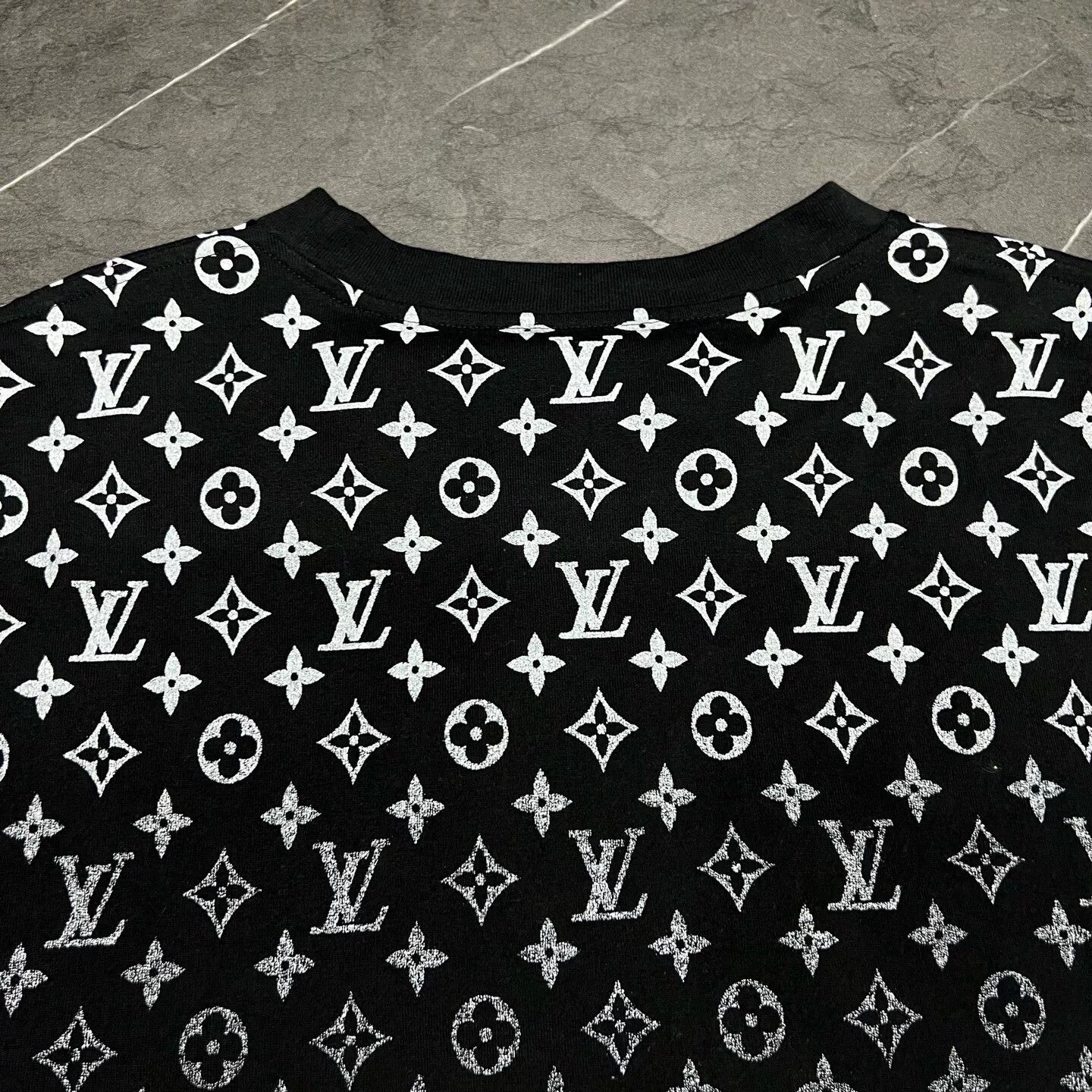 Louis Vuitton louis vuitton gradient logo short sleeve t-shirt Size US XXL / EU 58 / 5 - 5 Thumbnail