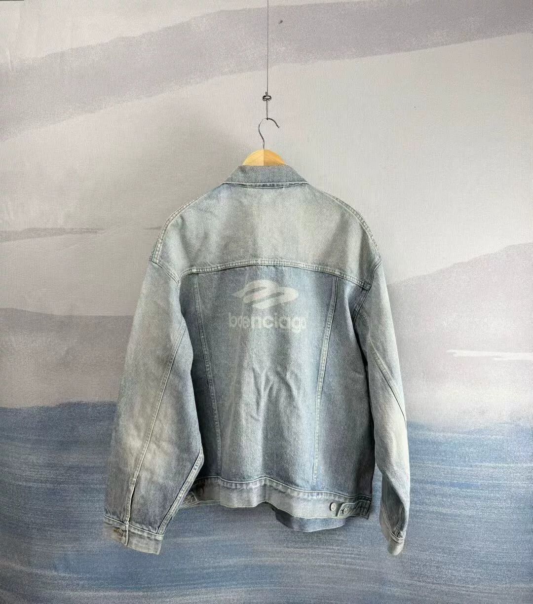 Balenciaga balenciaga light blue distressed denim jacket Size US M / EU 48-50 / 2 - 3 Thumbnail