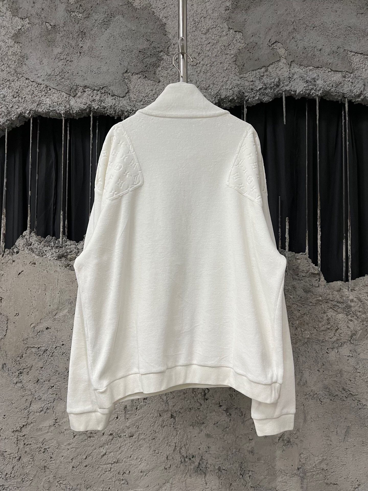 Louis Vuitton louis vuitton velvet half-zip sweatshirt Size US L / EU 52-54 / 3 - 2 Thumbnail