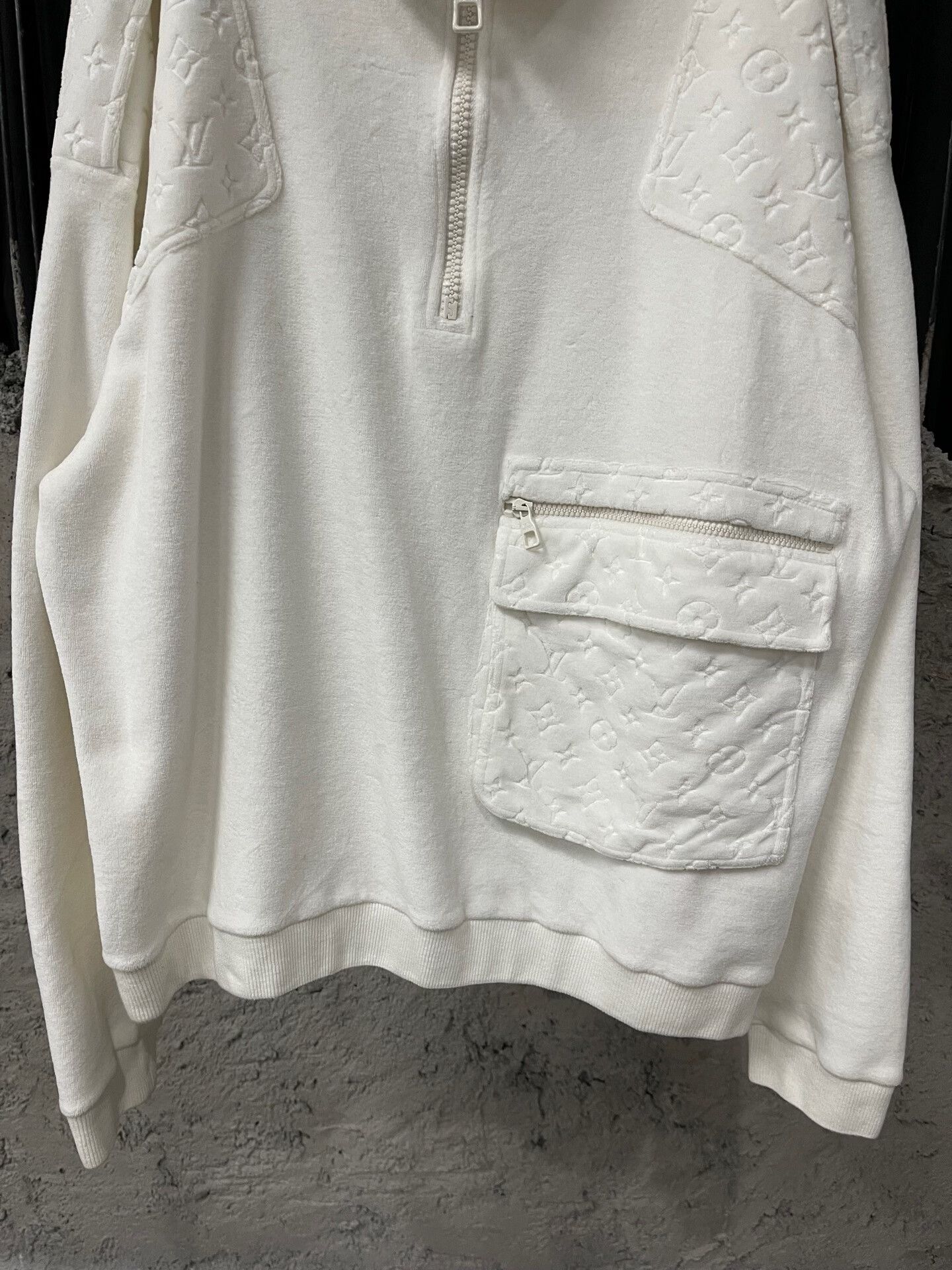 Louis Vuitton louis vuitton velvet half-zip sweatshirt Size US L / EU 52-54 / 3 - 4 Thumbnail