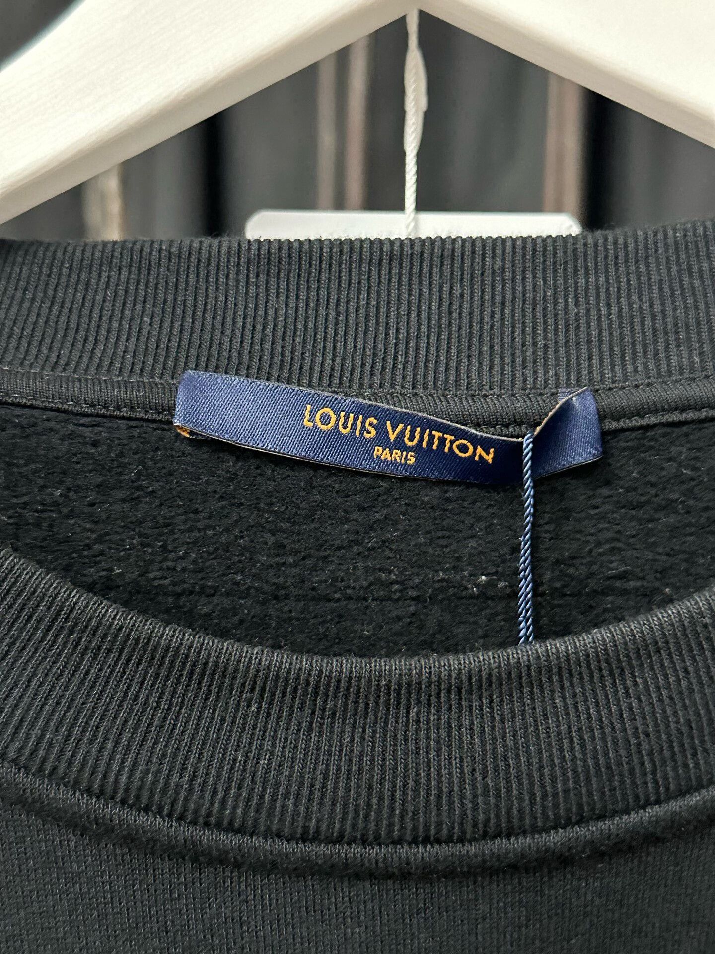 Louis Vuitton louis vuitton embroidered logo sweatshirt Size US L / EU 52-54 / 3 - 7 Thumbnail