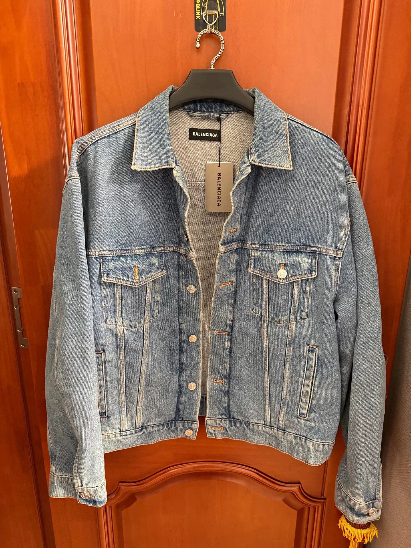 Balenciaga balenciaga multi-language denim jacket size 50 Size US L / EU 52-54 / 3 - 2 Thumbnail