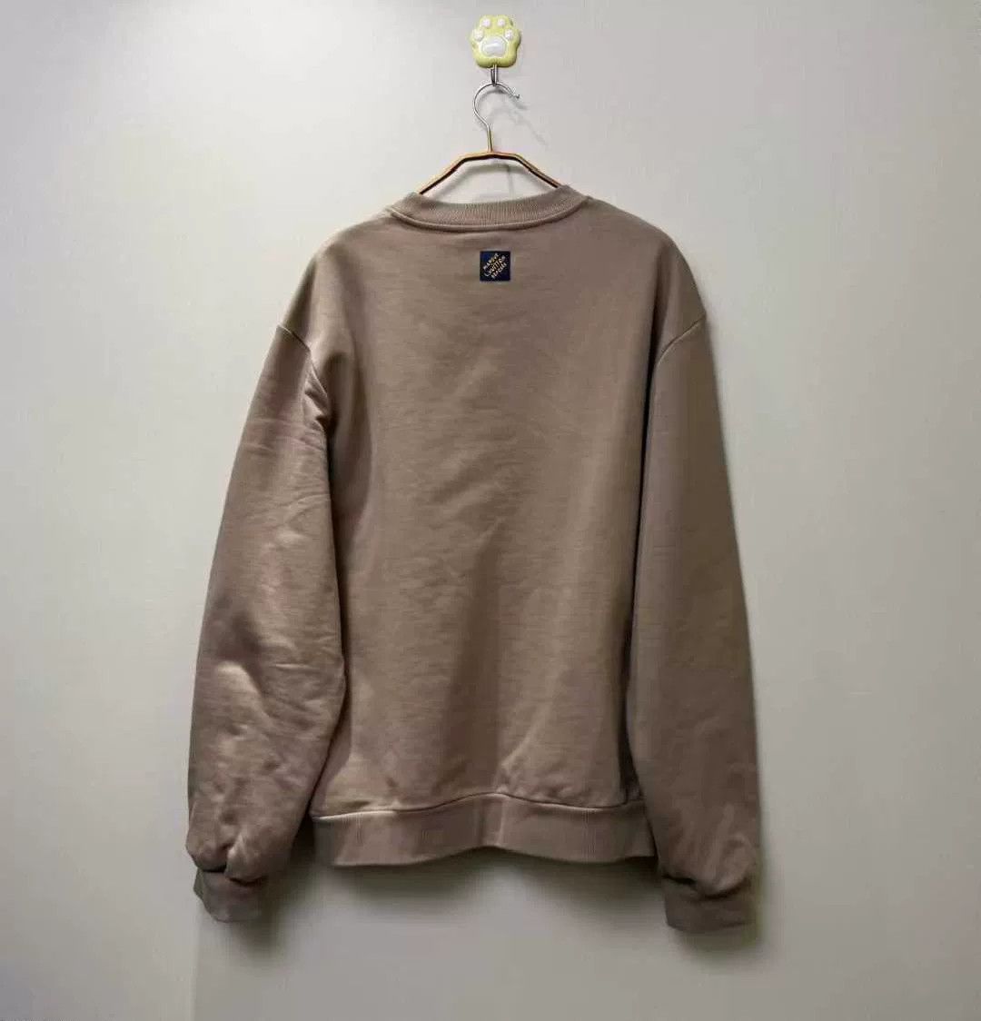 Louis Vuitton louis vuitton khaki embroidered logo sweatshirt Size US L / EU 52-54 / 3 - 4 Thumbnail