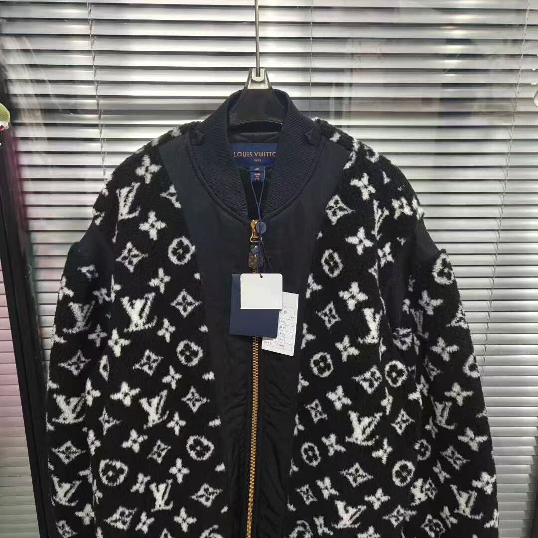 Louis Vuitton louis vuitton teddy coat with logo print Size US M / EU 48-50 / 2 - 2 Thumbnail