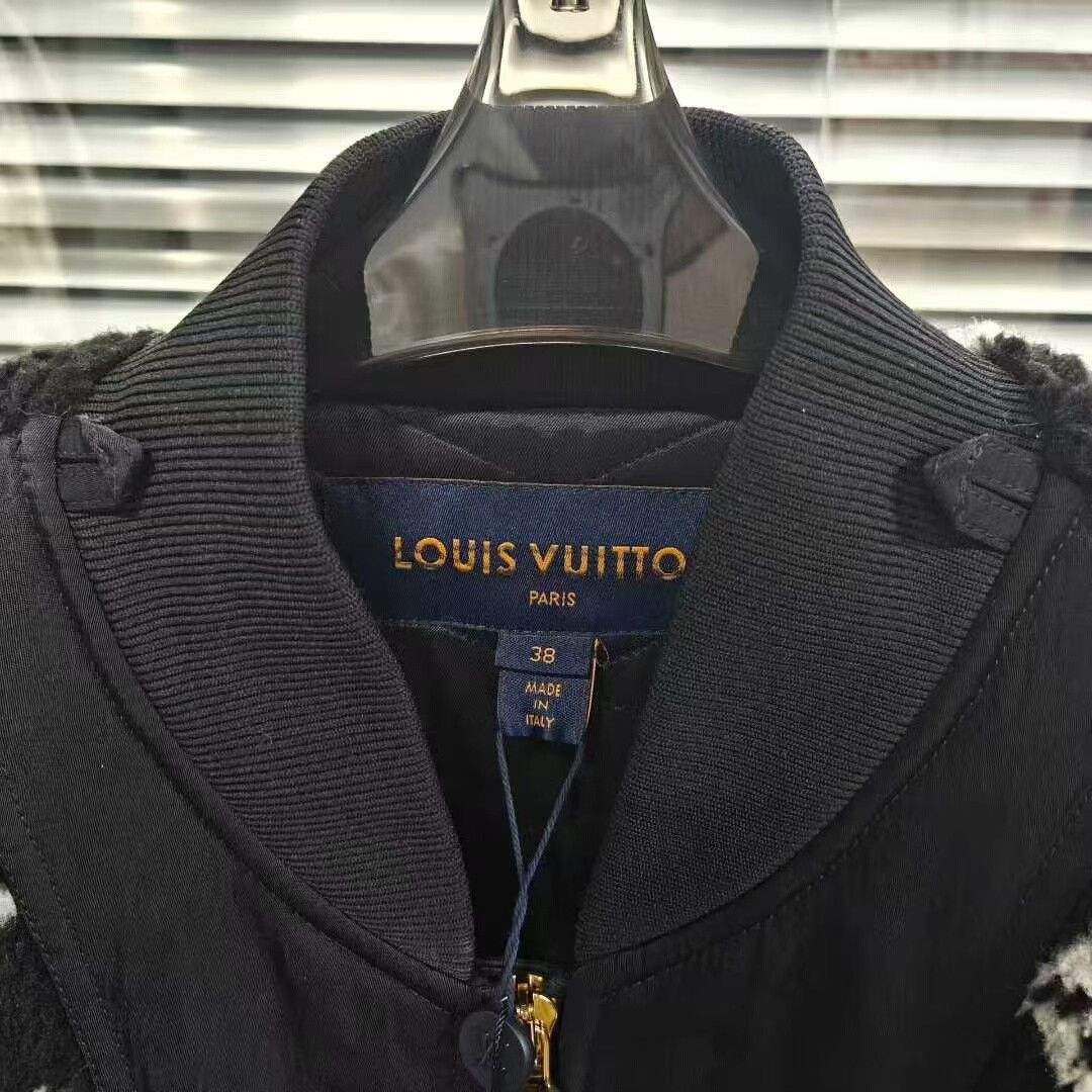 Louis Vuitton louis vuitton teddy coat with logo print Size US M / EU 48-50 / 2 - 3 Thumbnail