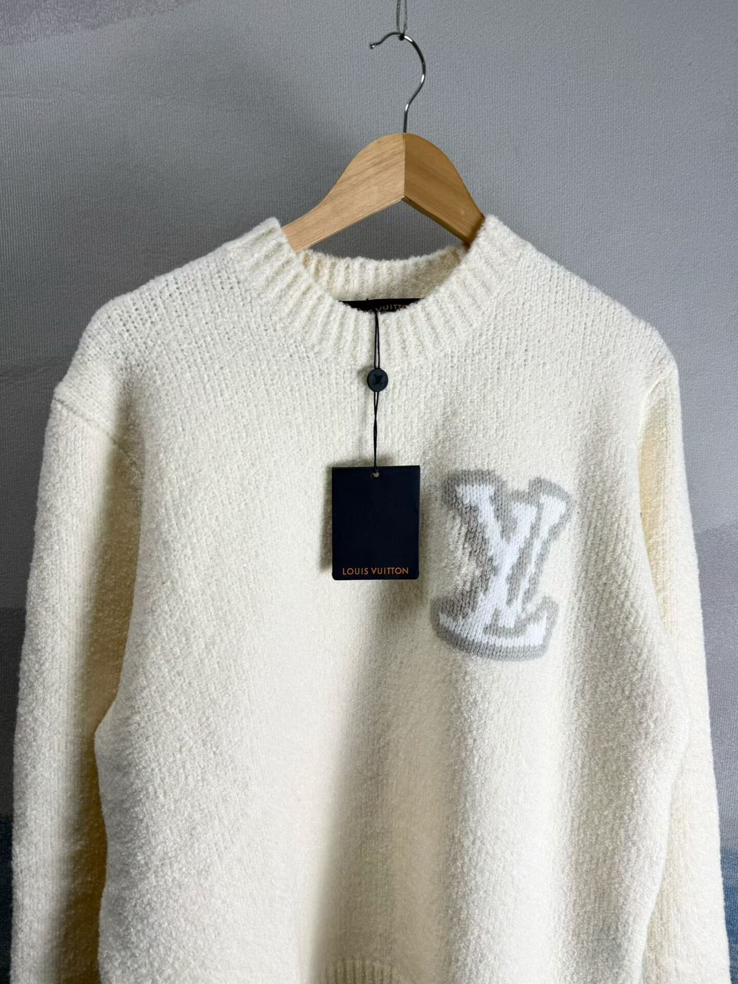 Louis Vuitton louis vuitton white teddy wool sweater size m Size US M / EU 48-50 / 2 - 2 Thumbnail