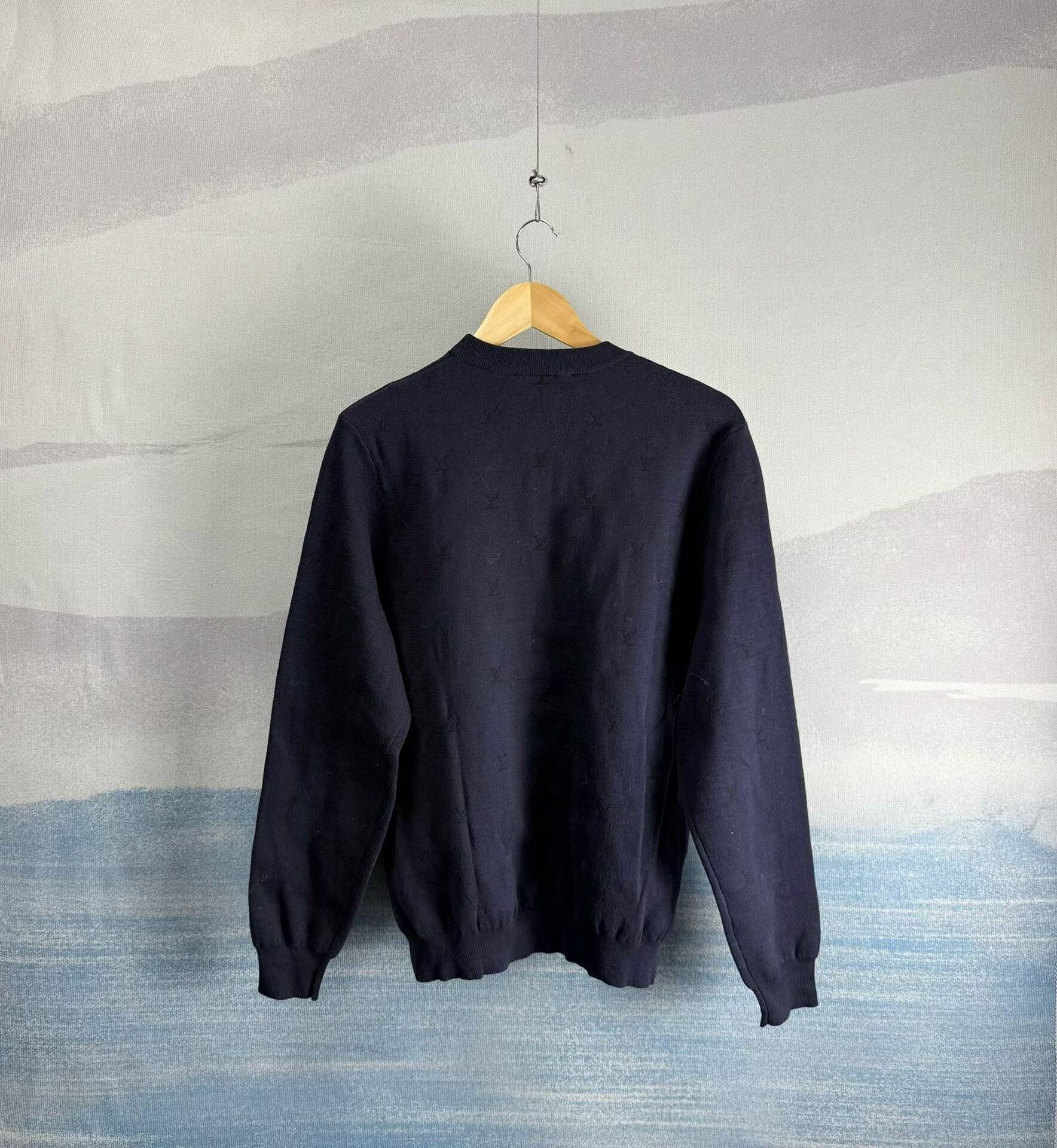 Louis Vuitton louis vuitton navy animal embroidered knit sweater Size US M / EU 48-50 / 2 - 3 Thumbnail