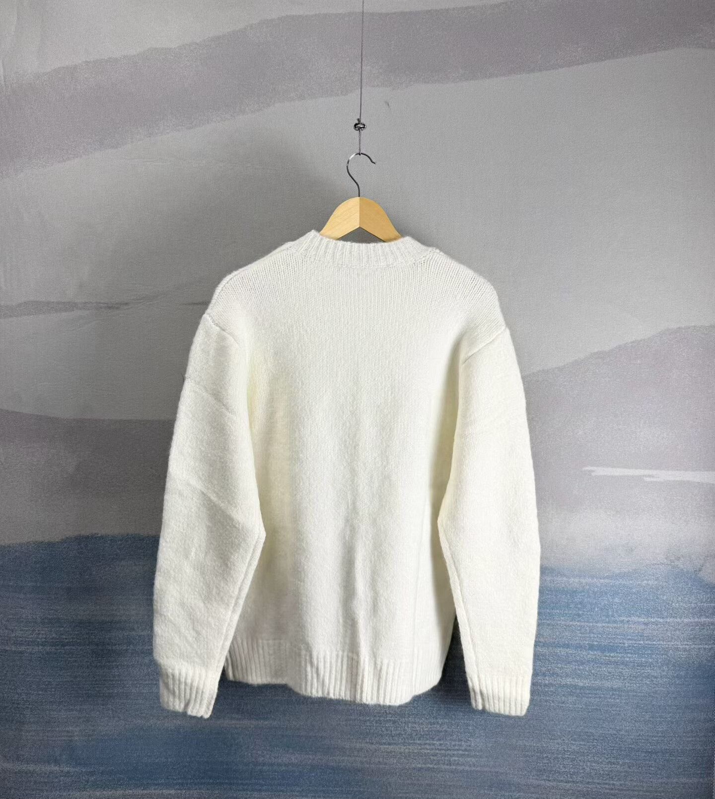Louis Vuitton louis vuitton white pearl logo knit sweater Size M / US 6-8 / IT 42-44 - 3 Thumbnail
