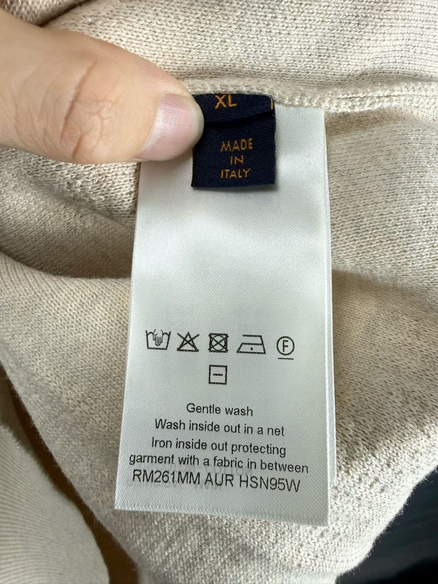 Louis Vuitton louis vuitton beige knit sweatshirt with patterns Size US XL / EU 56 / 4 - 4 Thumbnail
