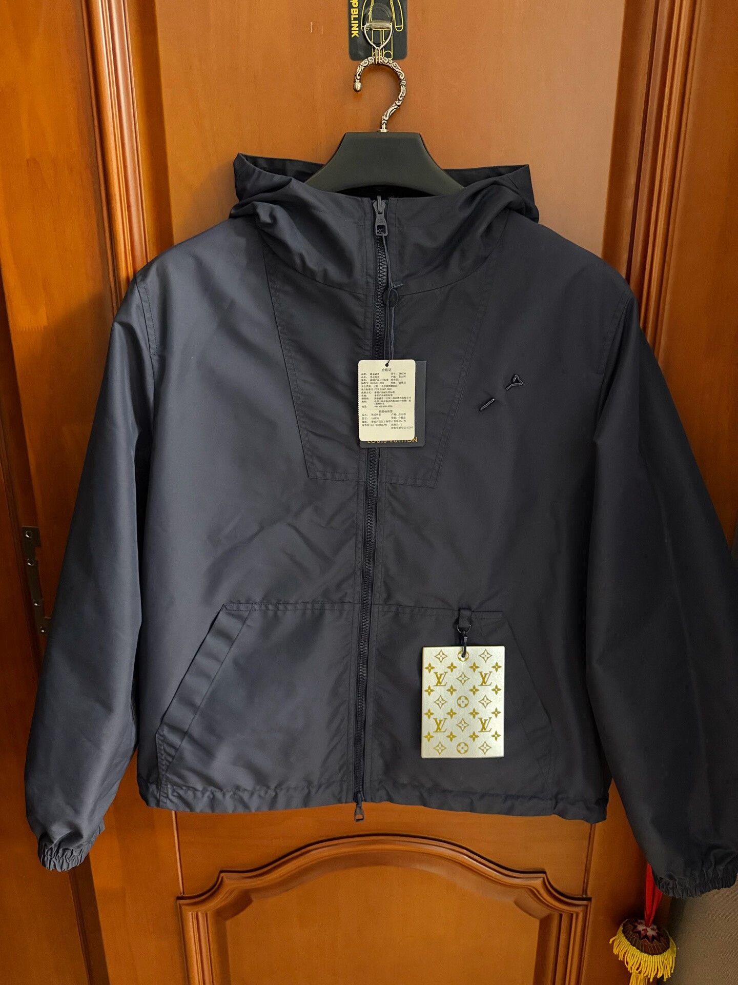 Louis Vuitton louis vuitton reversible logo printed jacket Size US L / EU 52-54 / 3 - 3 Thumbnail