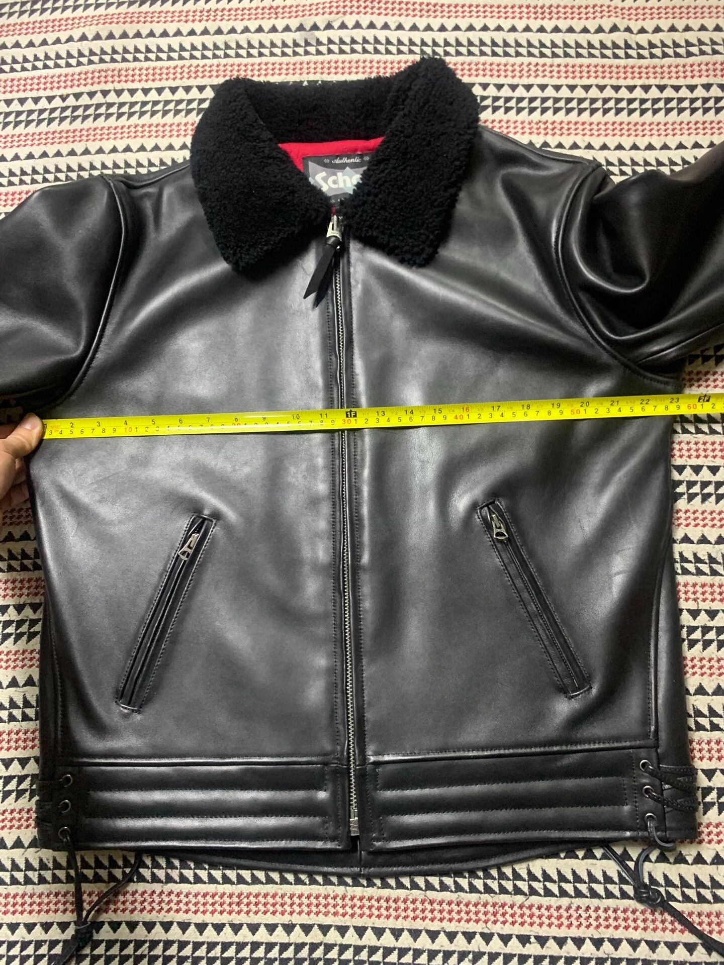 Schott black leather motorcycle jacket with fur collar Size US L / EU 52-54 / 3 - 8 Thumbnail