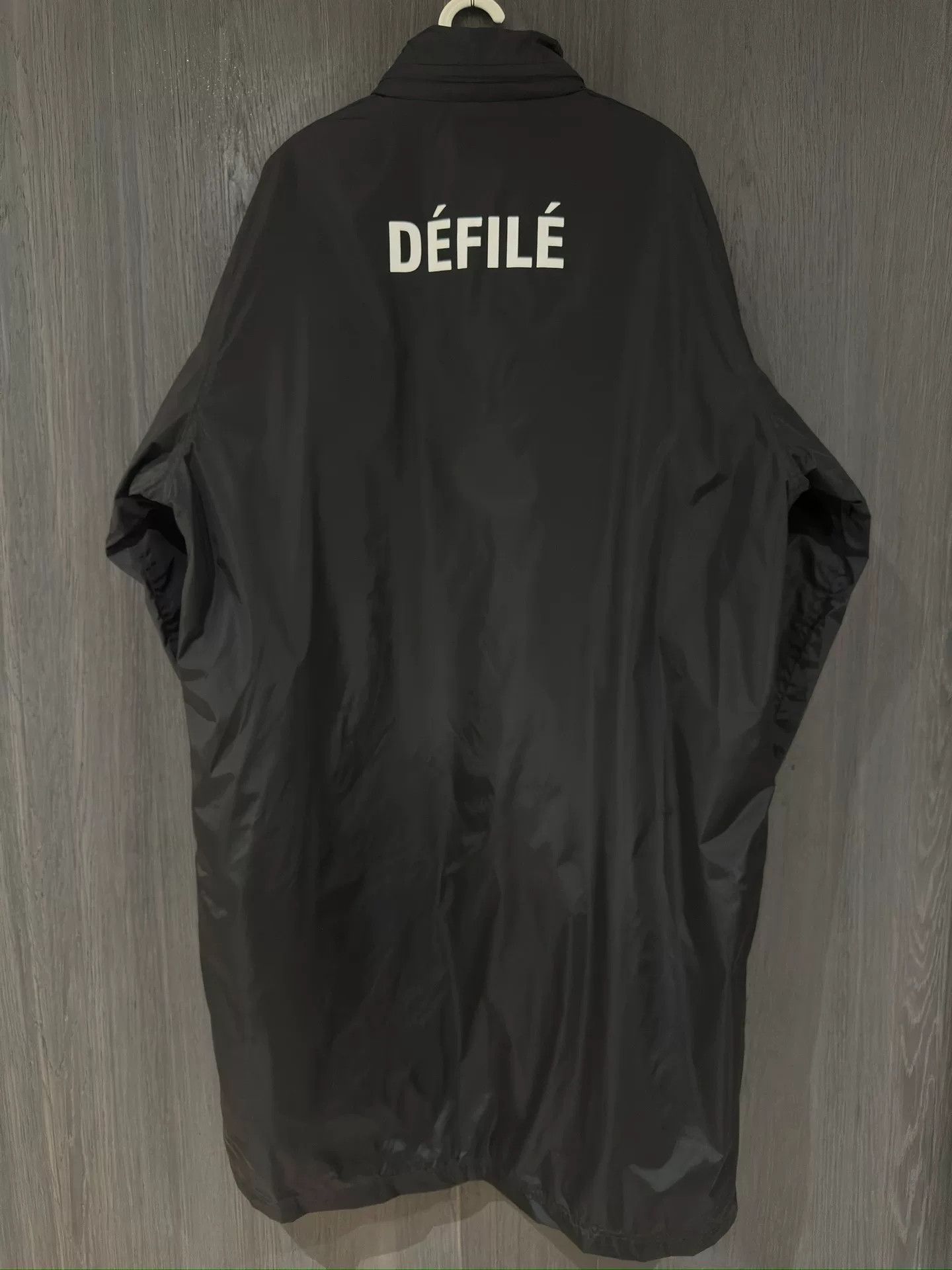 Balenciaga balenciaga black long raincoat with tags Size US L / EU 52-54 / 3 - 8 Thumbnail