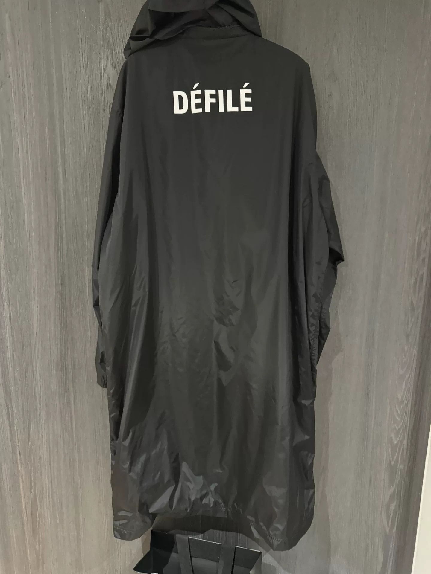 Balenciaga balenciaga black long raincoat with tags Size US L / EU 52-54 / 3 - 2 Thumbnail