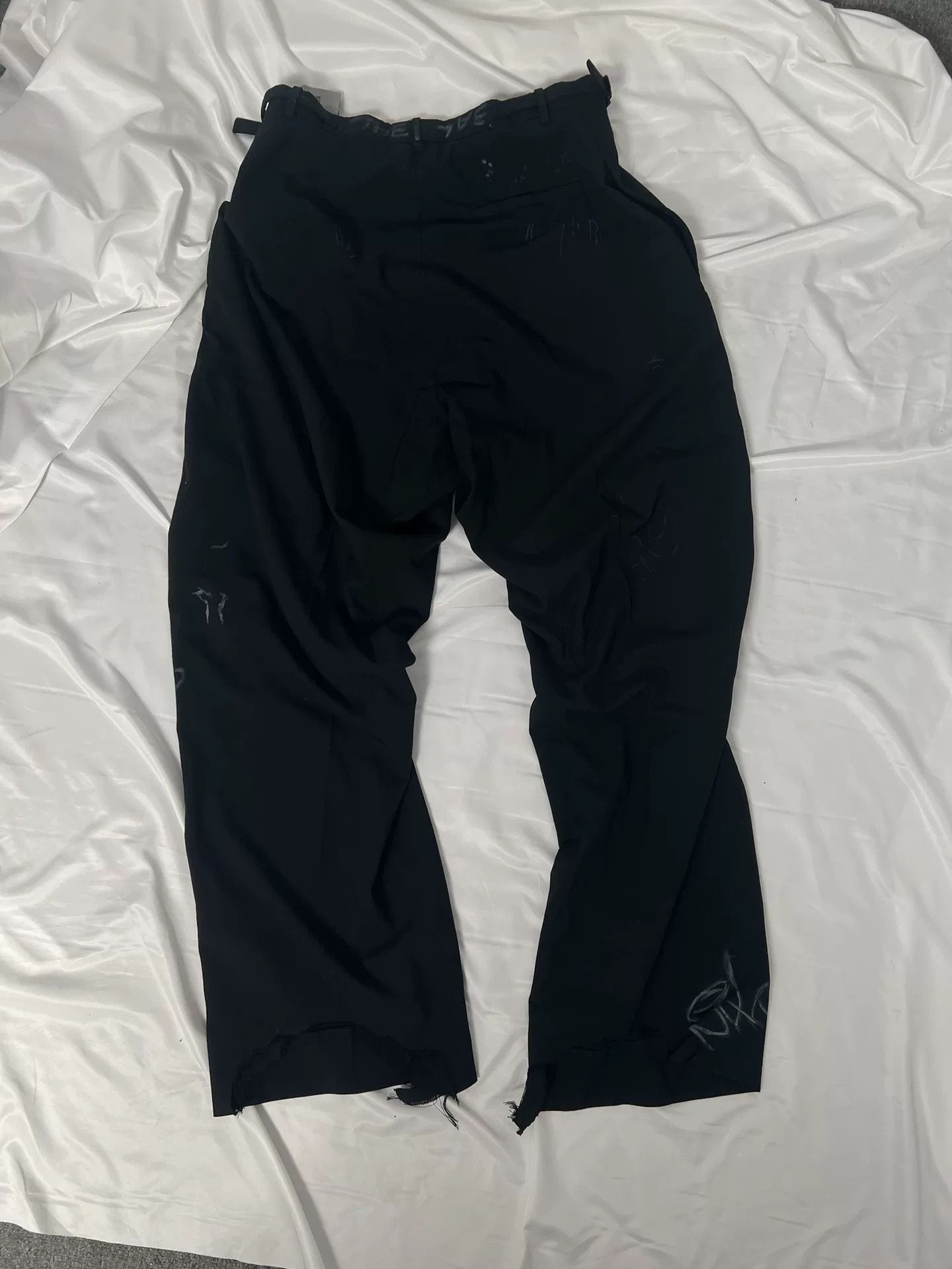 Balenciaga balenciaga black graffiti baggy trousers Size US 26 / EU 42 - 5 Thumbnail