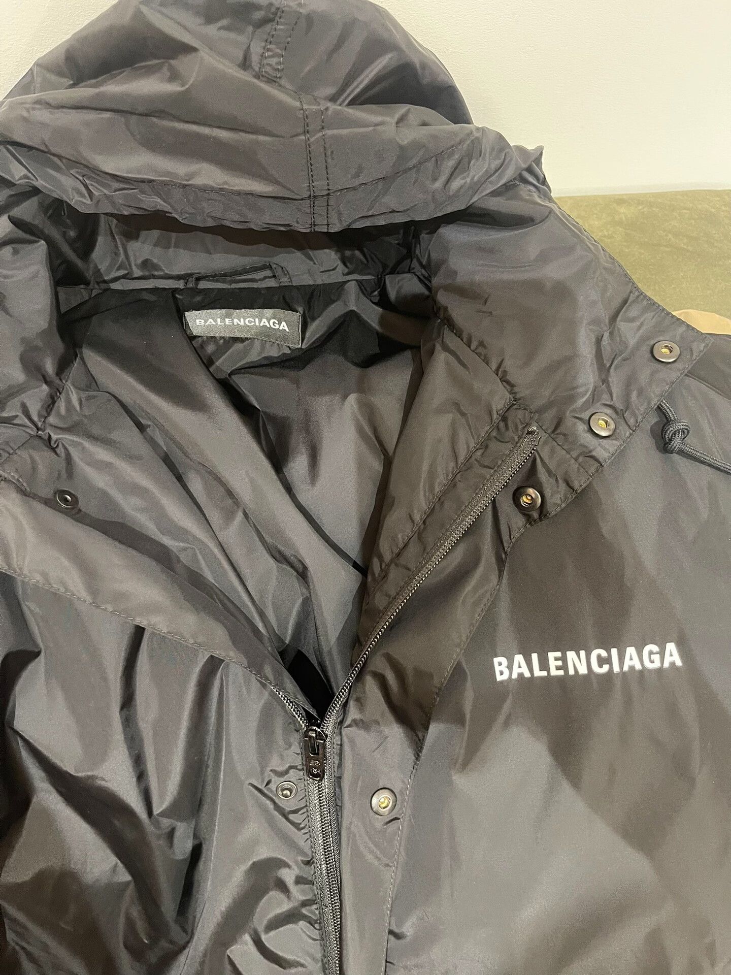 Balenciaga balenciaga défilé waterproof coat with hood Size US XL / EU 56 / 4 - 4 Thumbnail