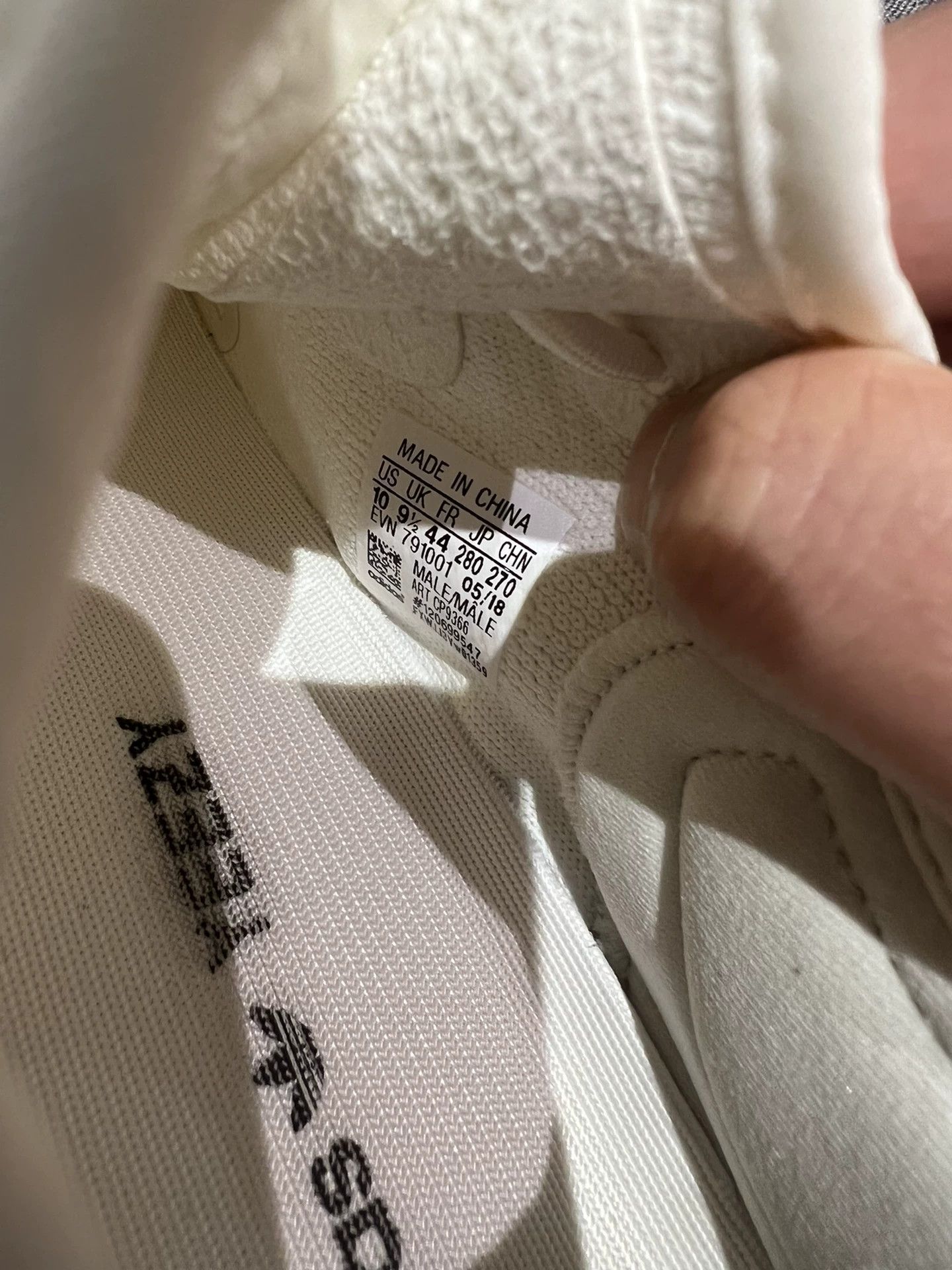 Yeezy yeezy 350 triple white sneakers size 44 Size US 10.5 / EU 43-44 - 6 Thumbnail