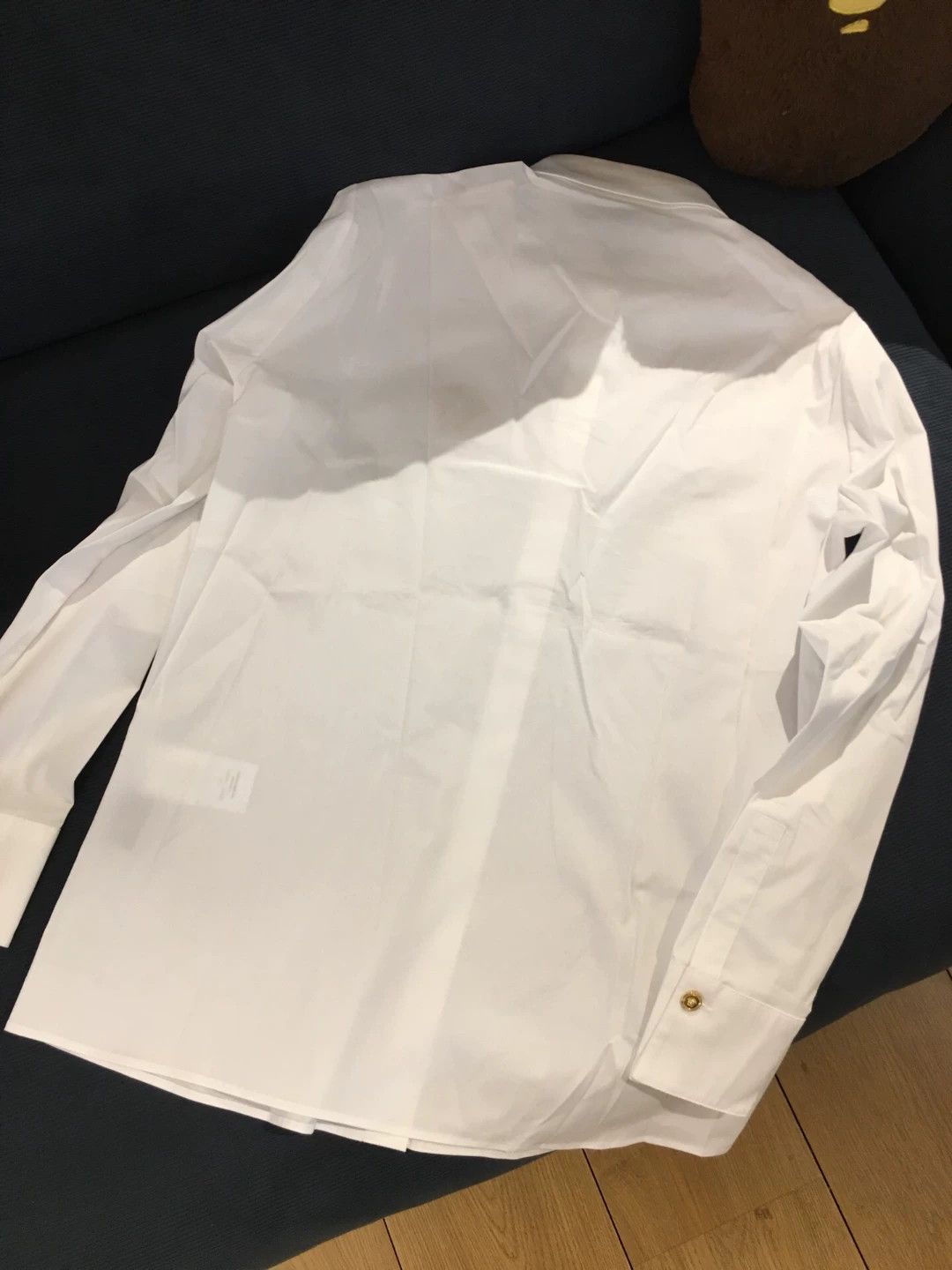 Versace versace white dress shirt with gold emblem Size US M / EU 48-50 / 2 - 3 Thumbnail