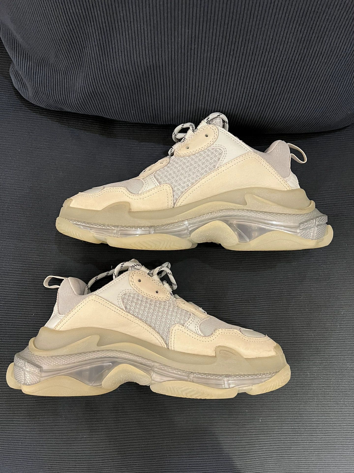 Balenciaga balenciaga triple s gray and white sneakers Size US 9 / EU 42 - 6 Thumbnail