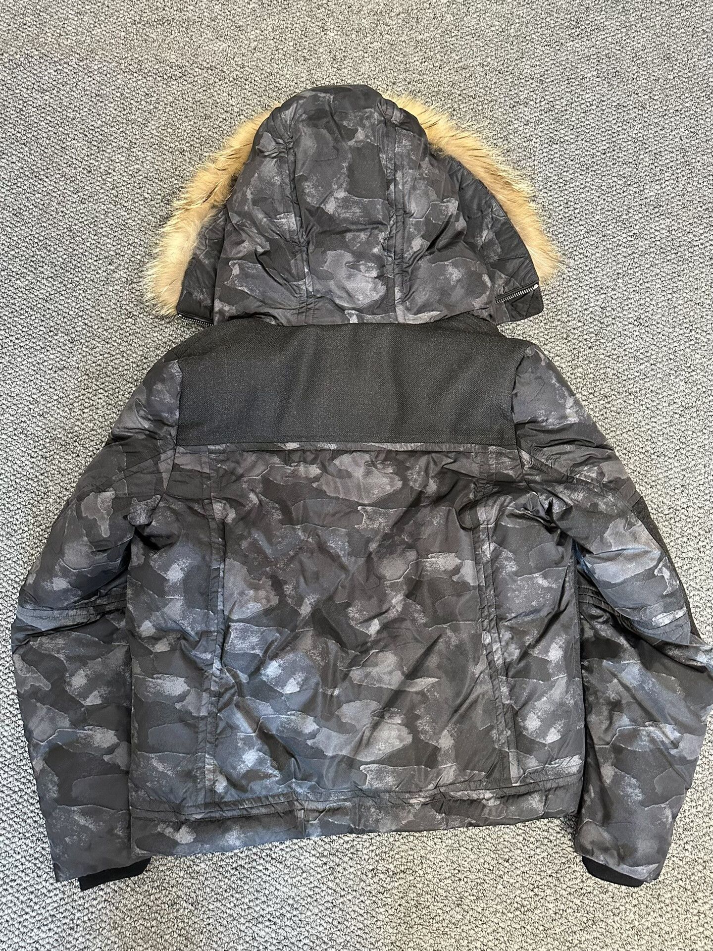 Moncler moncler down jacket with fur hood Size US M / EU 48-50 / 2 - 6 Thumbnail