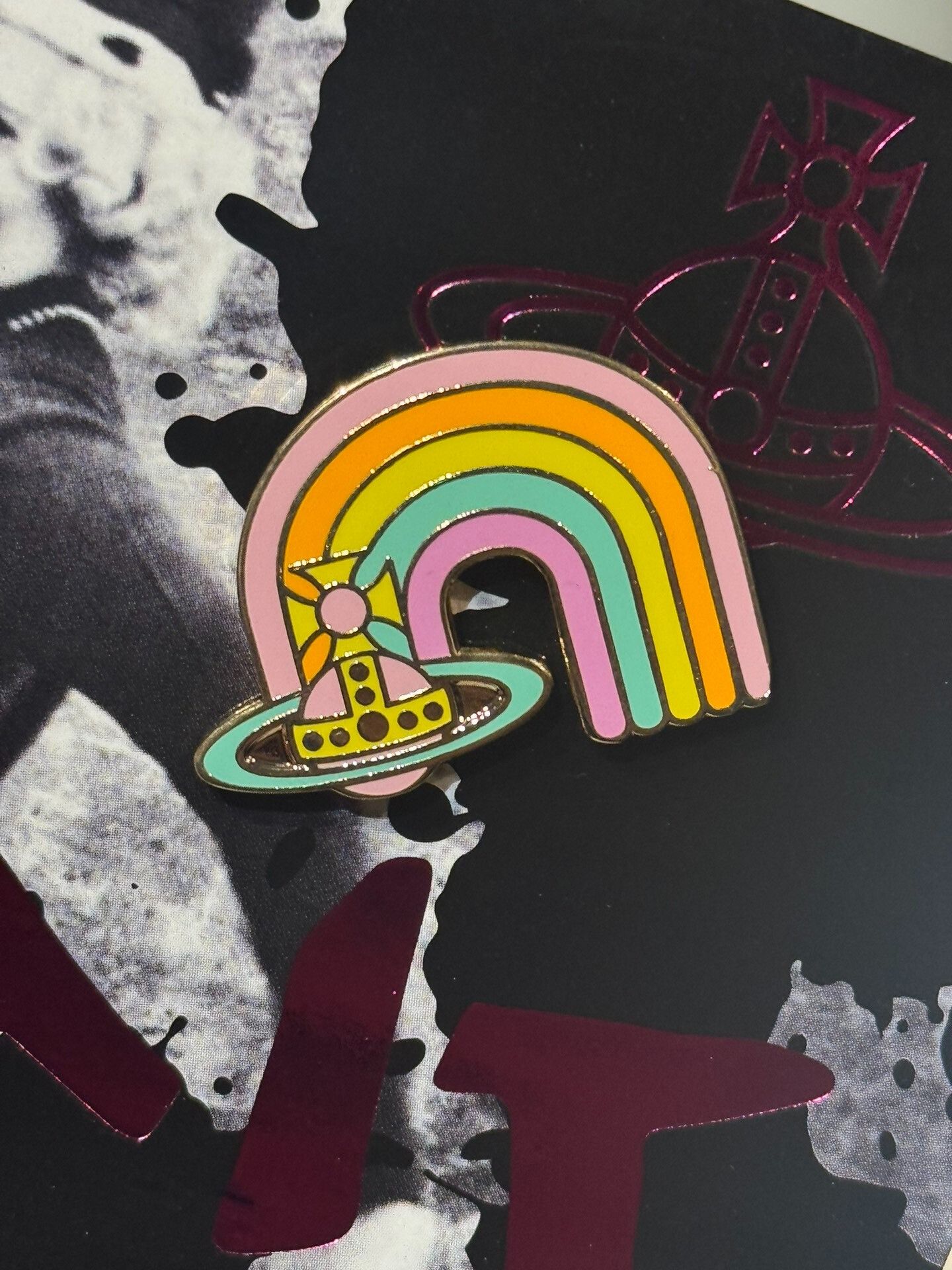 Vivienne Westwood ピンバッチ　新品 Vivienne Westwood Vivienne Westwood Limited Edition Brooch Set