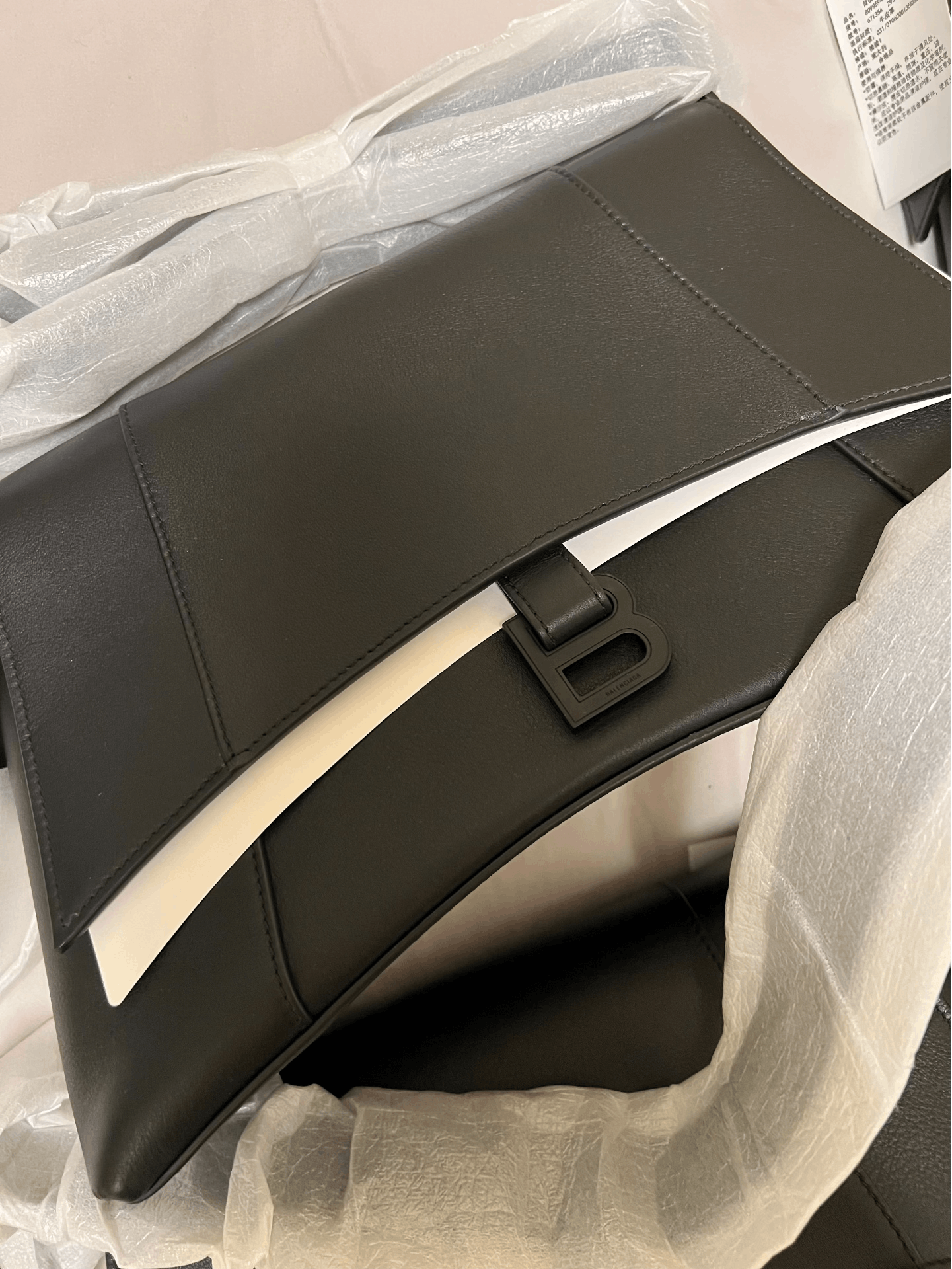 Balenciaga Balenciaga Downtown Medium Black Leather Bag Size ONE SIZE - 8 Thumbnail