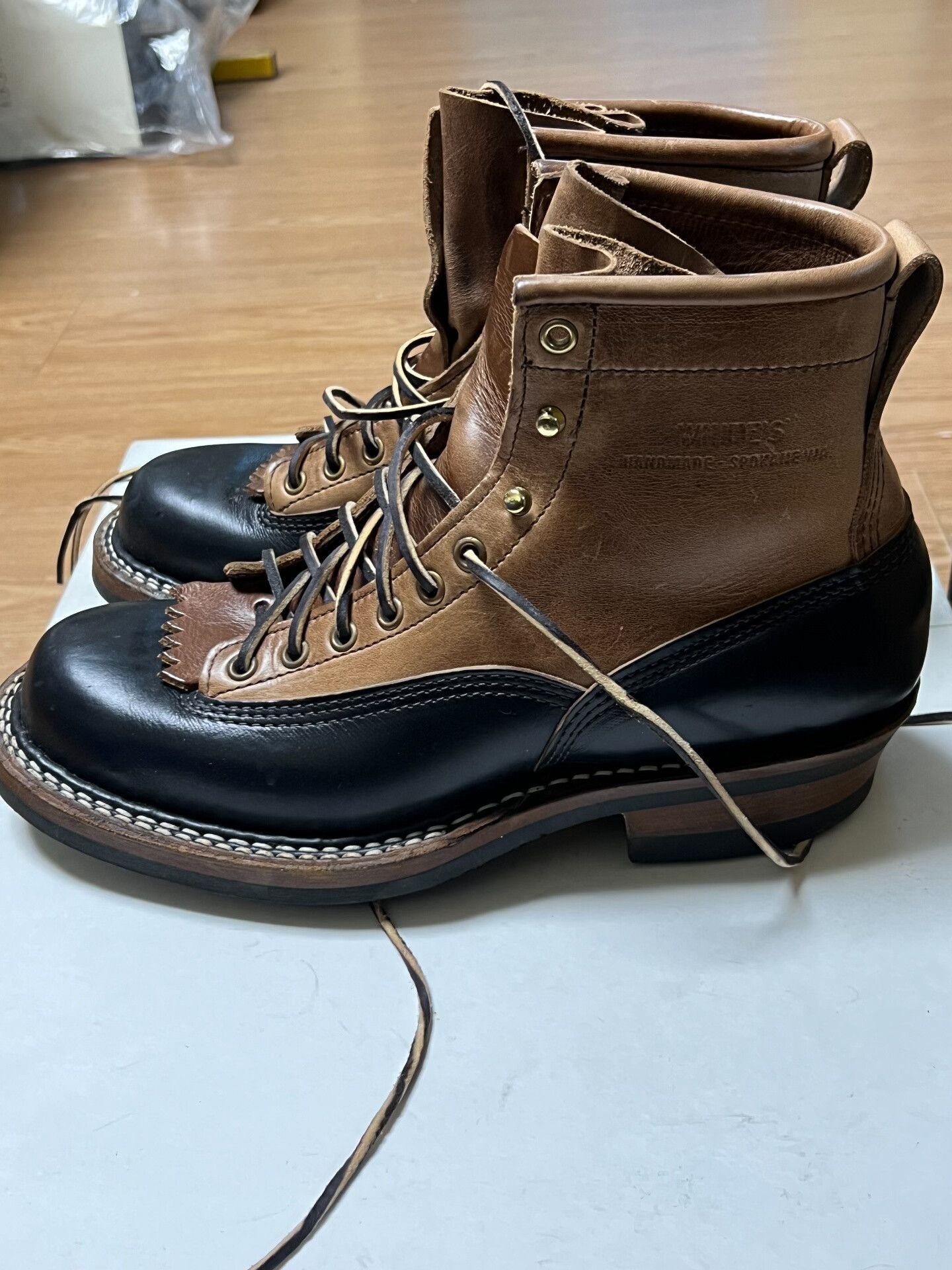White's Boots White Short-Faced Boots with Leather Detailing Size US 8 / EU 41 - 6 Thumbnail
