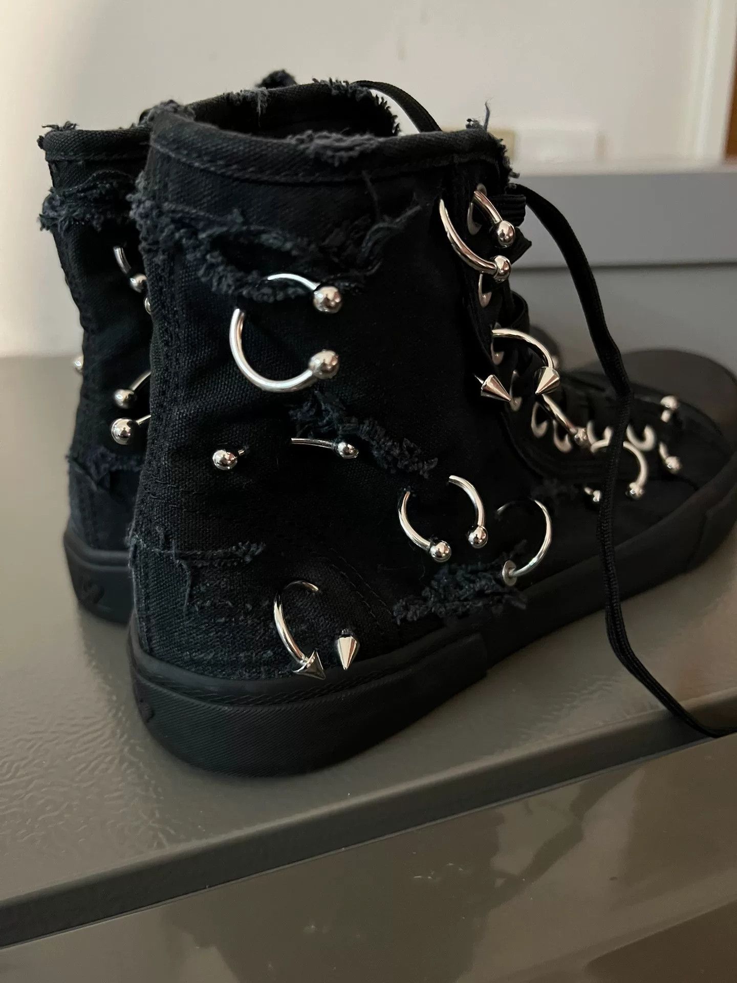 Balenciaga Balenciaga High-Top Canvas Sneakers Size US 9 / EU 42 - 2 Thumbnail