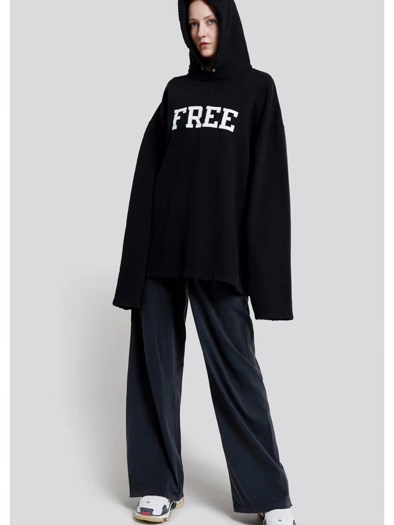 Balenciaga Balenciaga Free Hoodie in Black Size US M / EU 48-50 / 2 - 4 Thumbnail