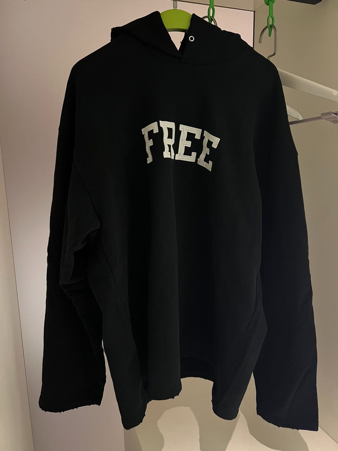 Balenciaga Balenciaga Free Hoodie in Black Size US M / EU 48-50 / 2 - 2 Thumbnail