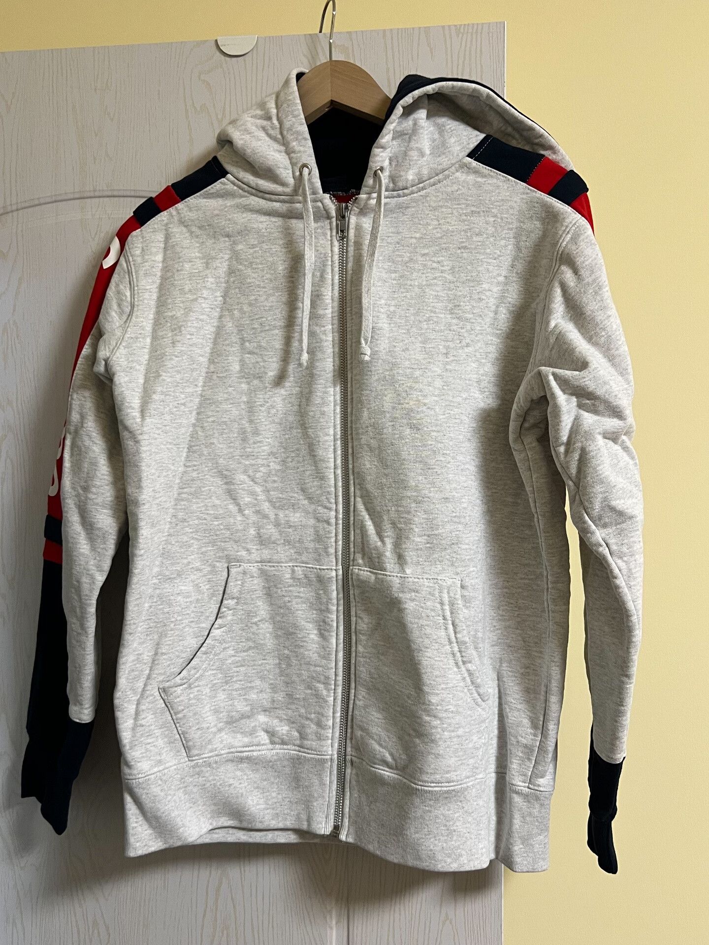 Supreme Supreme Gray Zip-Up Hoodie Sweatshirt Size US S / EU 44-46 / 1 - 7 Thumbnail
