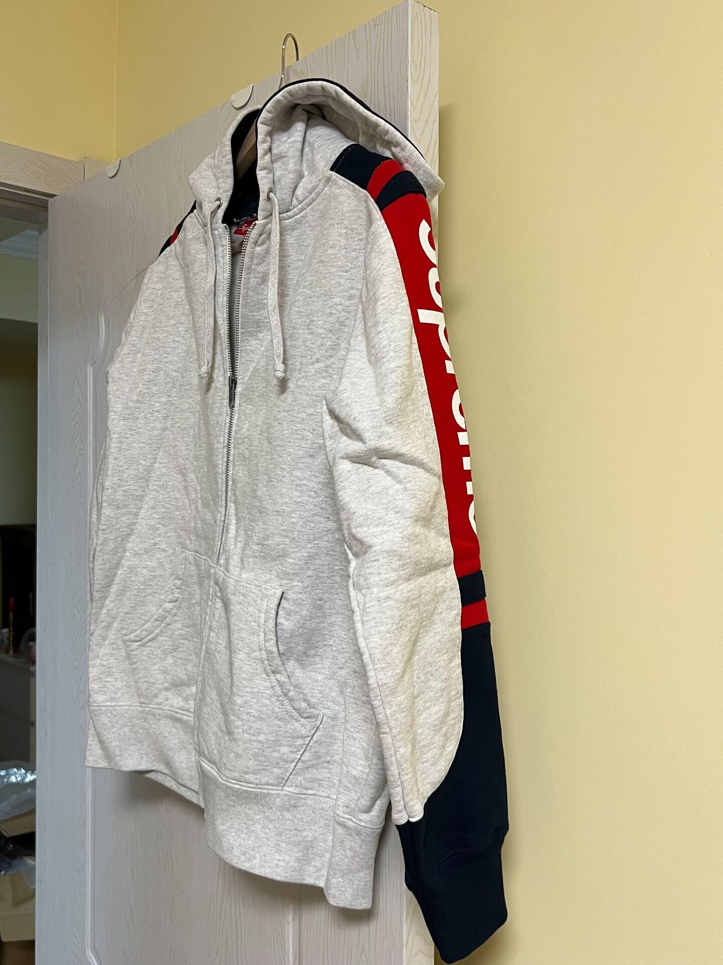 Supreme Supreme Gray Zip-Up Hoodie Sweatshirt Size US S / EU 44-46 / 1 - 5 Thumbnail