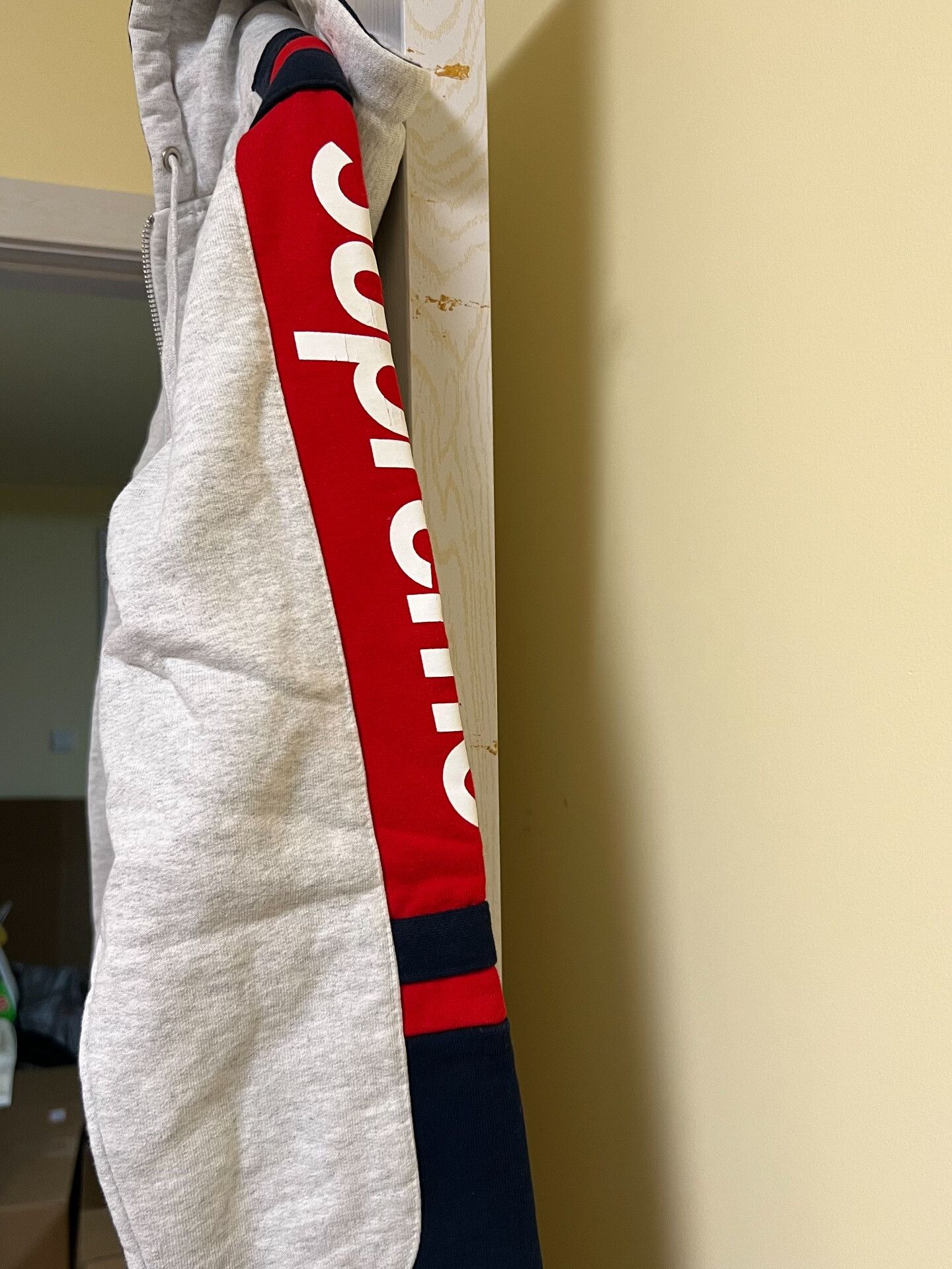 Supreme Supreme Gray Zip-Up Hoodie Sweatshirt Size US S / EU 44-46 / 1 - 6 Thumbnail