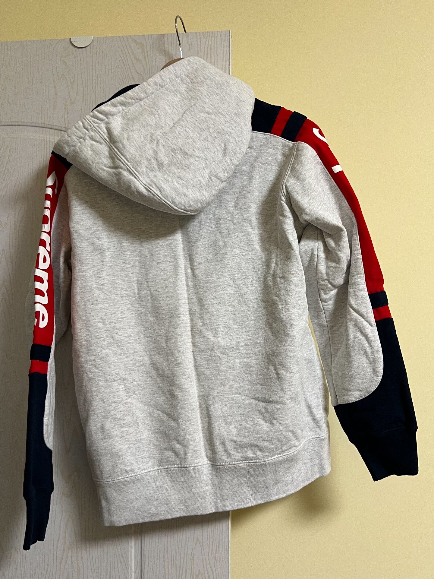 Supreme Supreme Gray Zip-Up Hoodie Sweatshirt Size US S / EU 44-46 / 1 - 8 Thumbnail