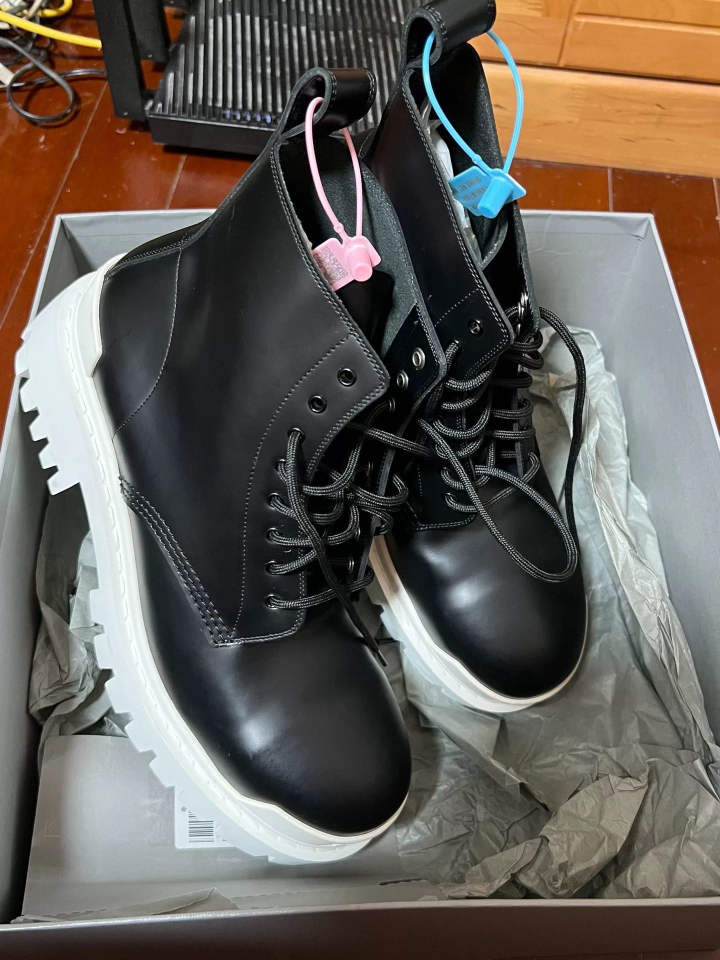 Balenciaga Balenciaga High-Top Black and White Boots Size US 8 / EU 41 - 3 Thumbnail