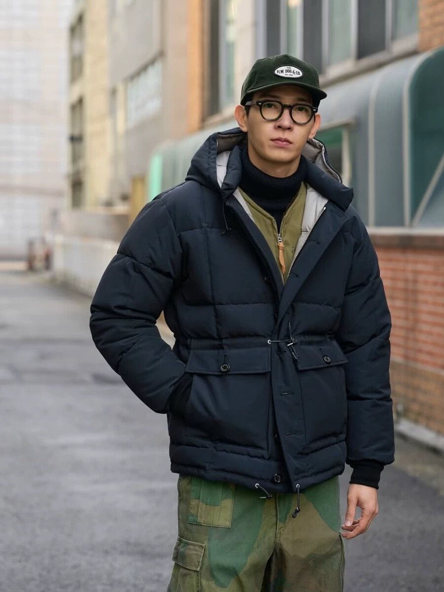 Trophy Clothing Retro Mountain Down Jacket for Outdoor Adventures Size US XS / EU 42 / 0 - 7 Thumbnail