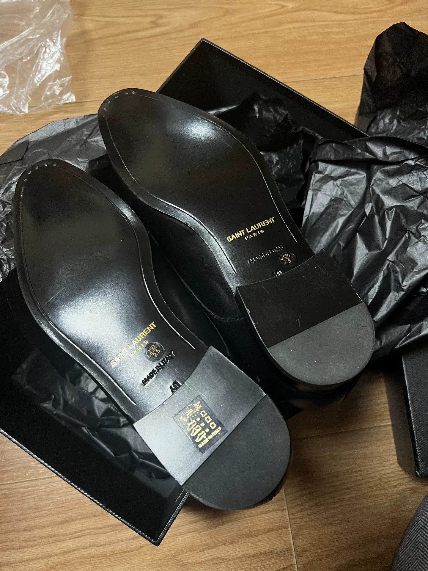 Saint Laurent Paris Saint Laurent Men's Matte Leather Shoes Size US 7 / EU 40 - 6 Thumbnail