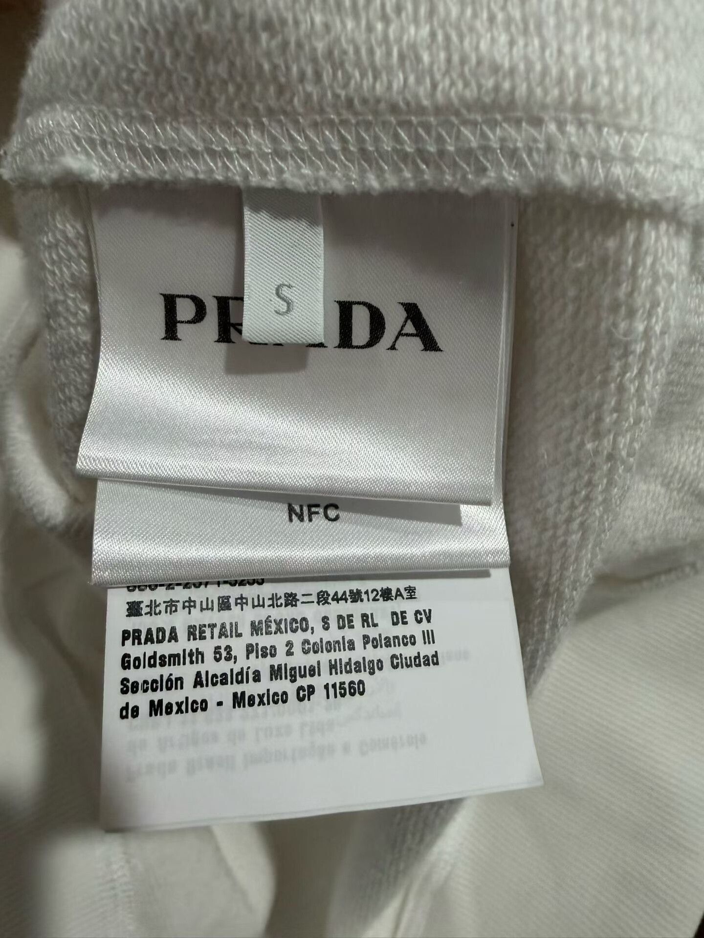 Prada prada white logo sweatshirt size s Size US S / EU 44-46 / 1 - 3 Thumbnail
