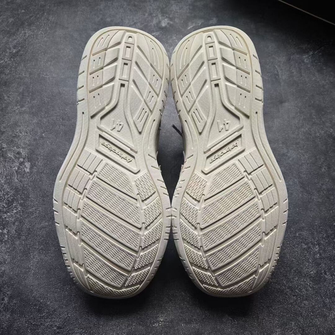 Balenciaga balenciaga hamptons white and red sneakers Size US 8 / EU 41 - 8 Thumbnail