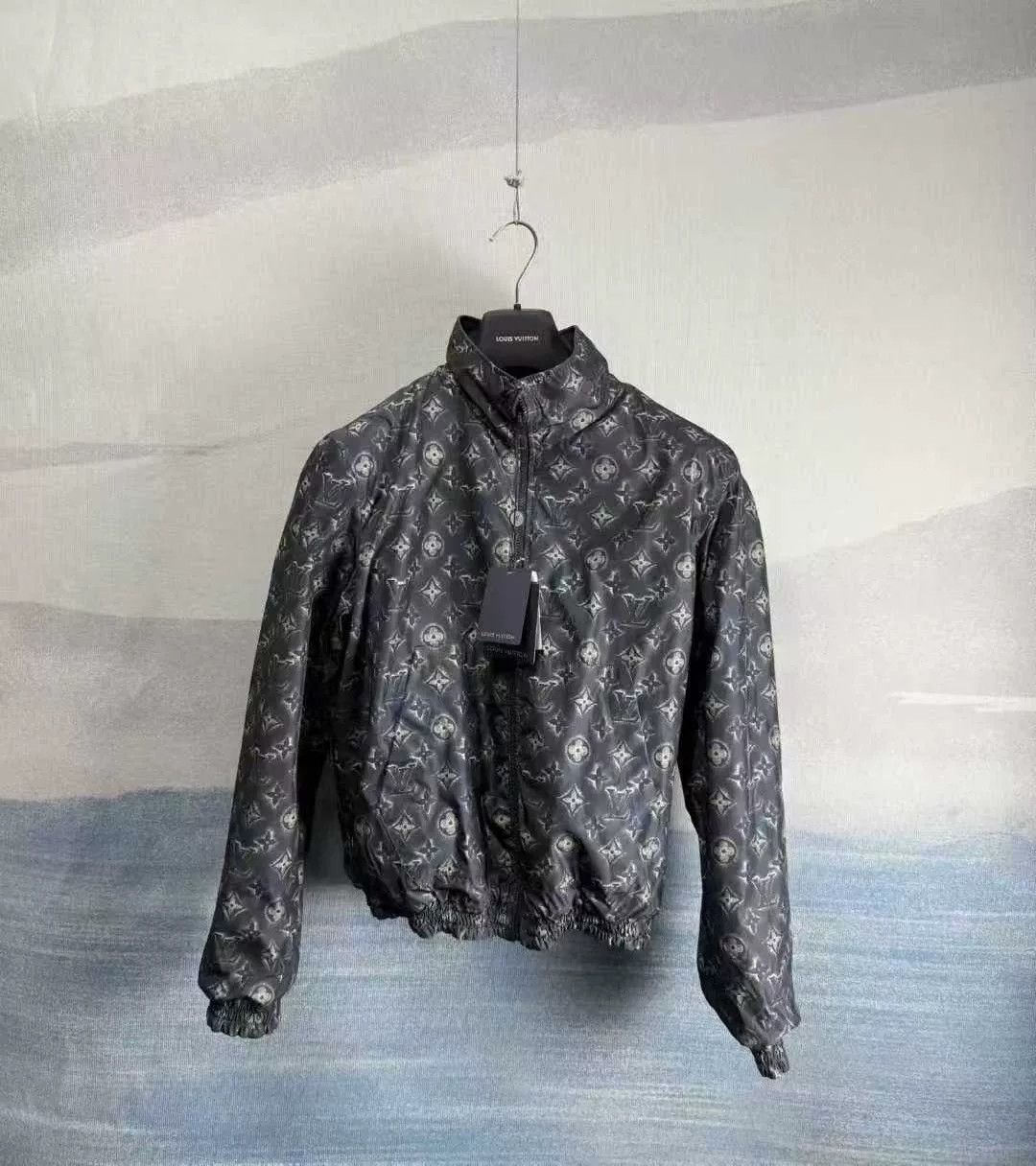 Louis Vuitton Louis Vuitton Logo Leather Jacket in Dark Blue Size US L / EU 52-54 / 3 - 4 Thumbnail