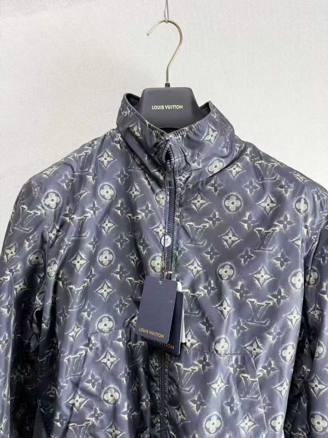 Louis Vuitton Louis Vuitton Logo Leather Jacket in Dark Blue Size US L / EU 52-54 / 3 - 5 Thumbnail