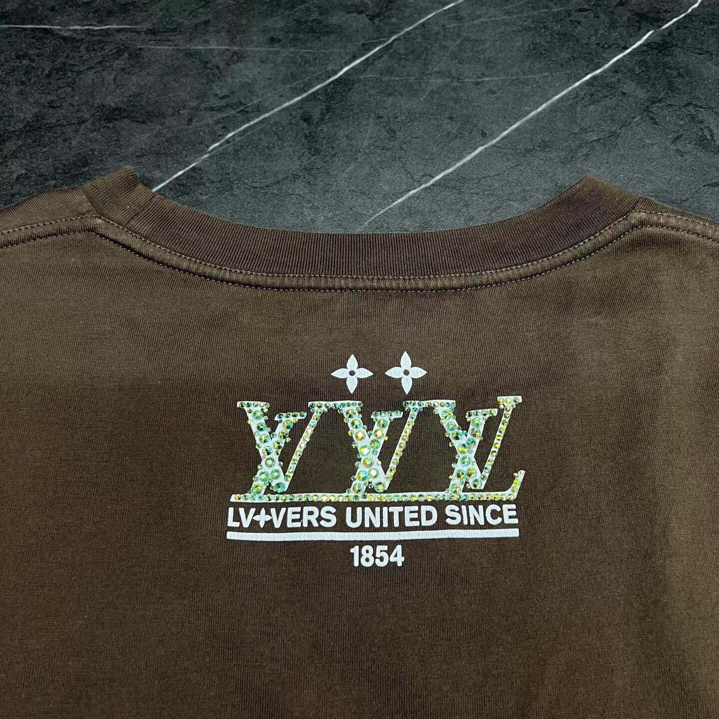 Louis Vuitton louis vuitton brown t-shirt size xxl Size US XXL / EU 58 / 5 - 5 Thumbnail