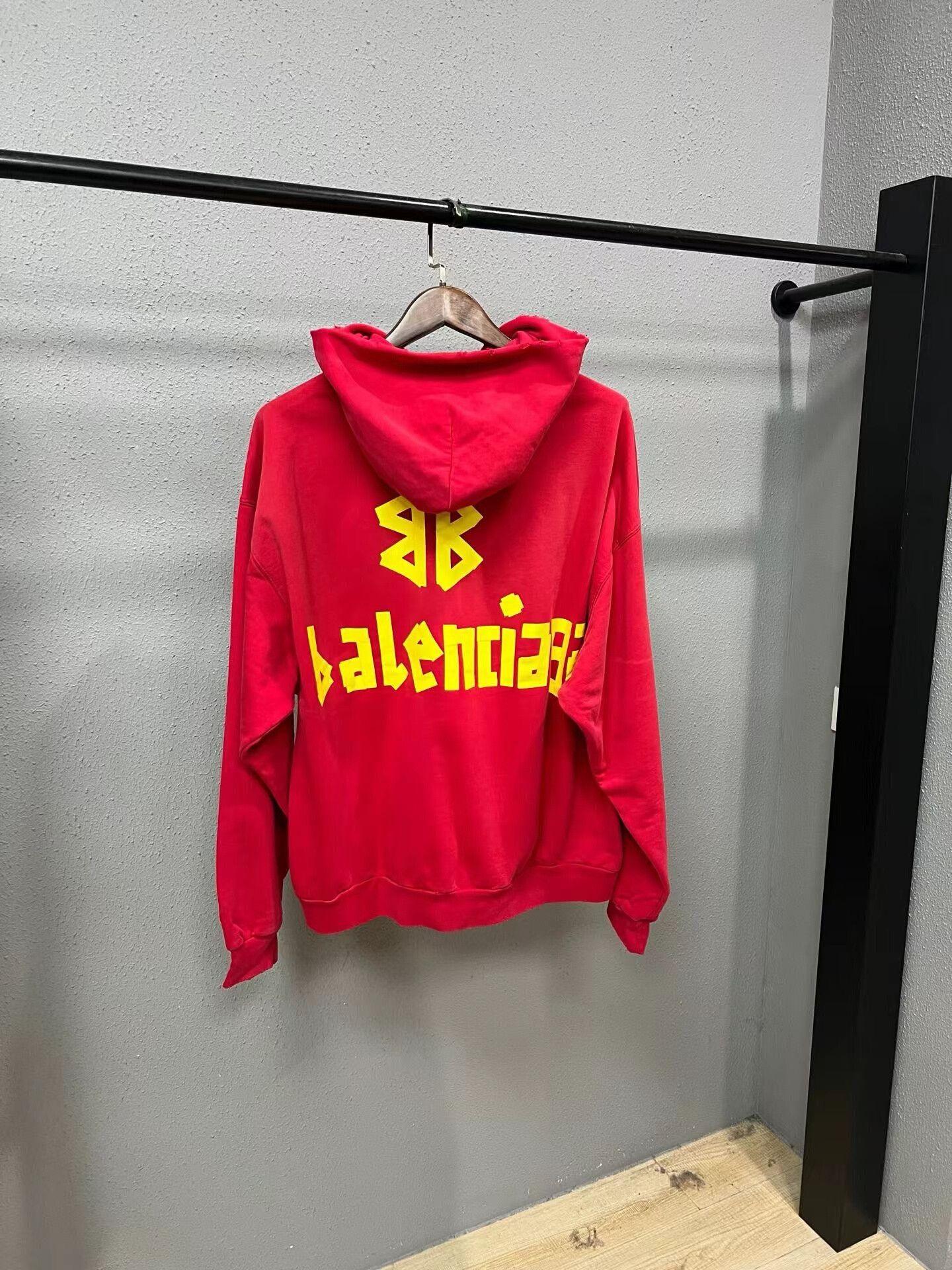 Balenciaga balenciaga red hoodie with yellow print Size US S / EU 44-46 / 1 - 2 Thumbnail
